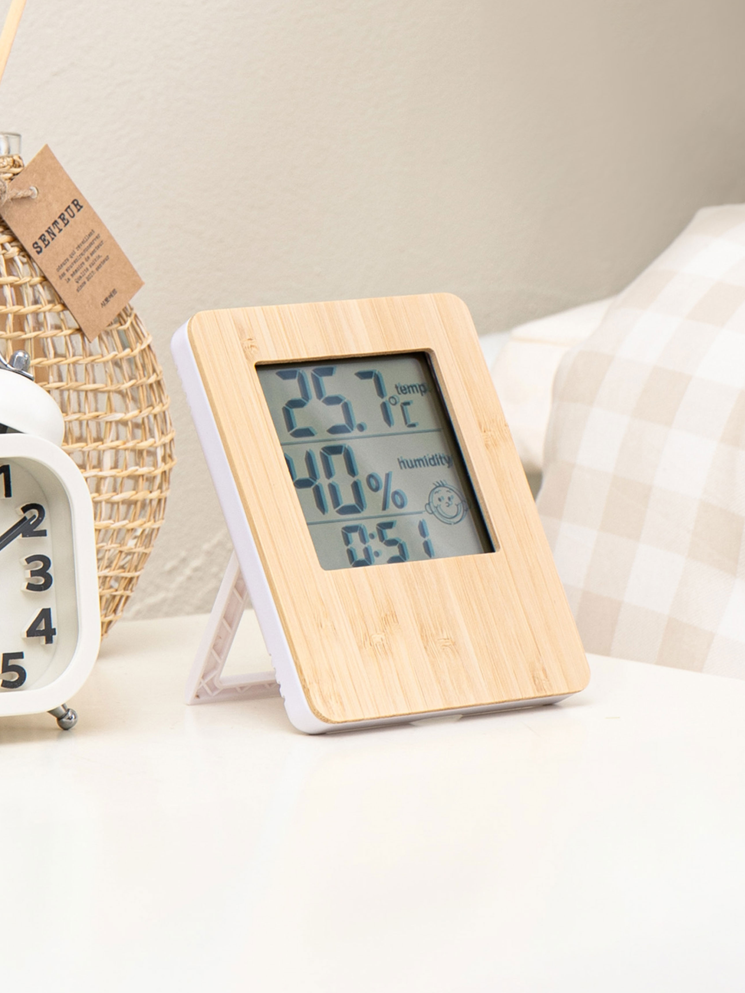 DAISO Bamboo thermo-hygrometer