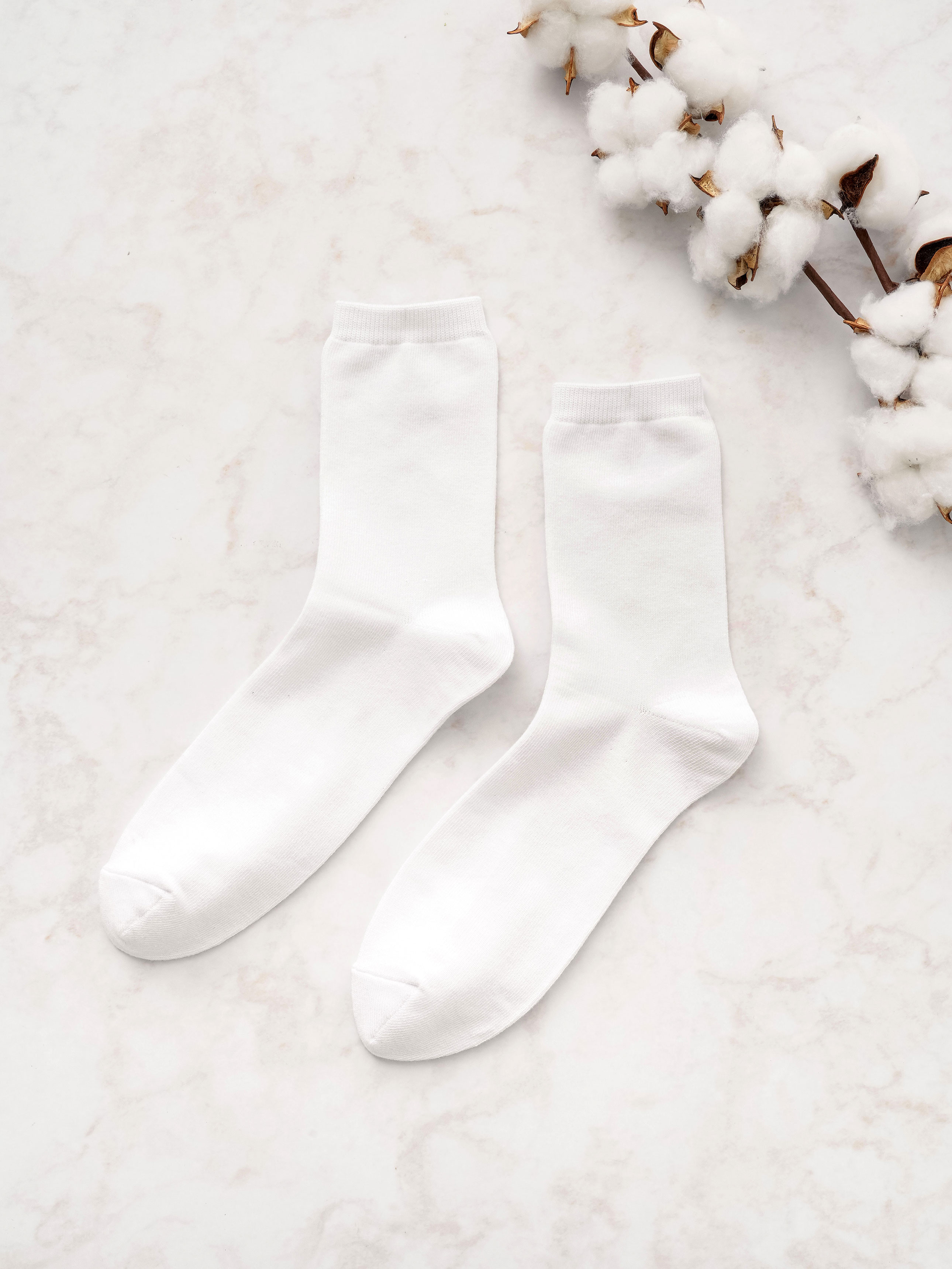 DAISO Men's Basic Mid-Calf Socks (White)