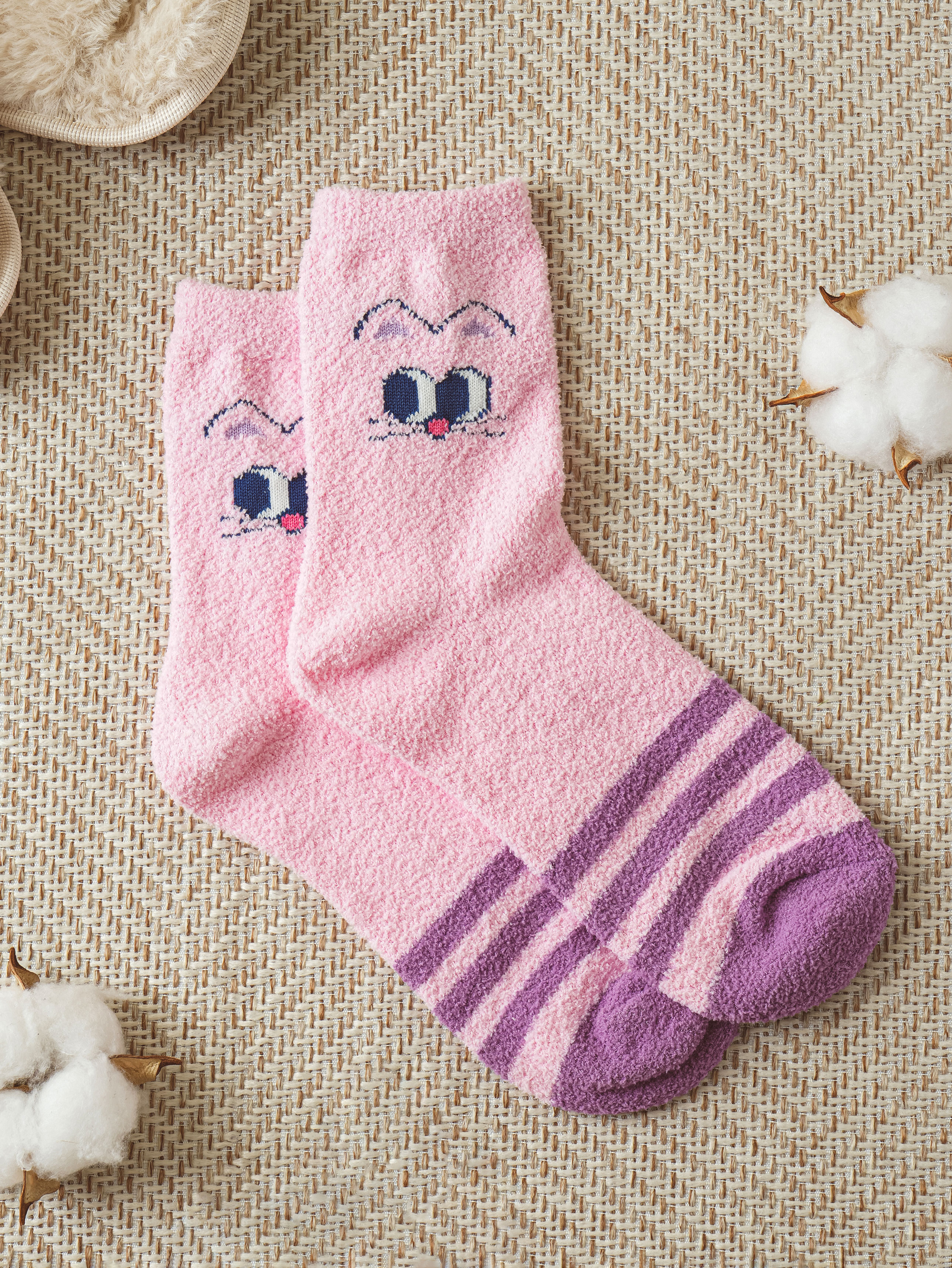 DAISO Cat Sleep Socks (Light Pink)