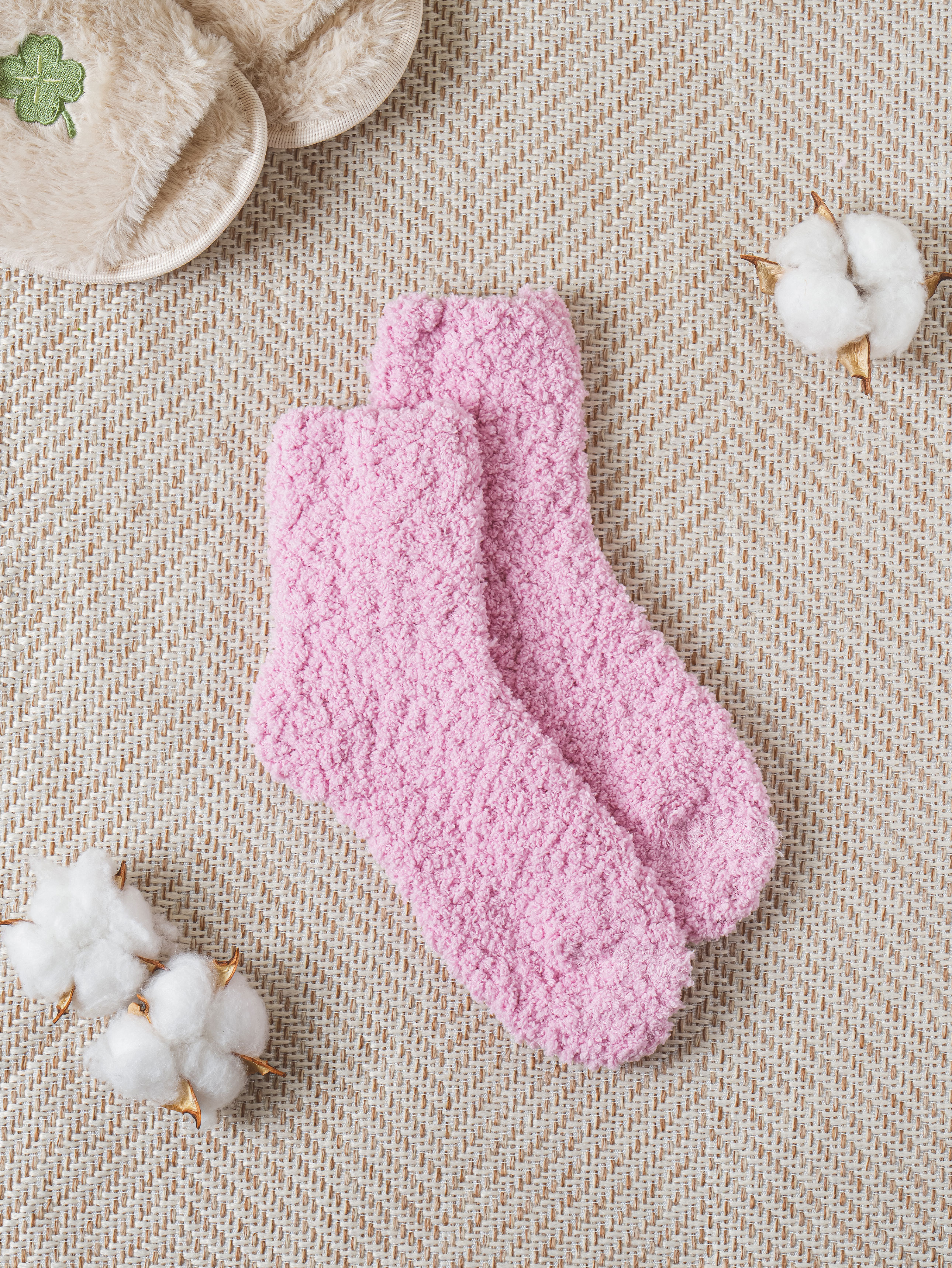 DAISO Women's Cloud Sleep Socks (Pink)