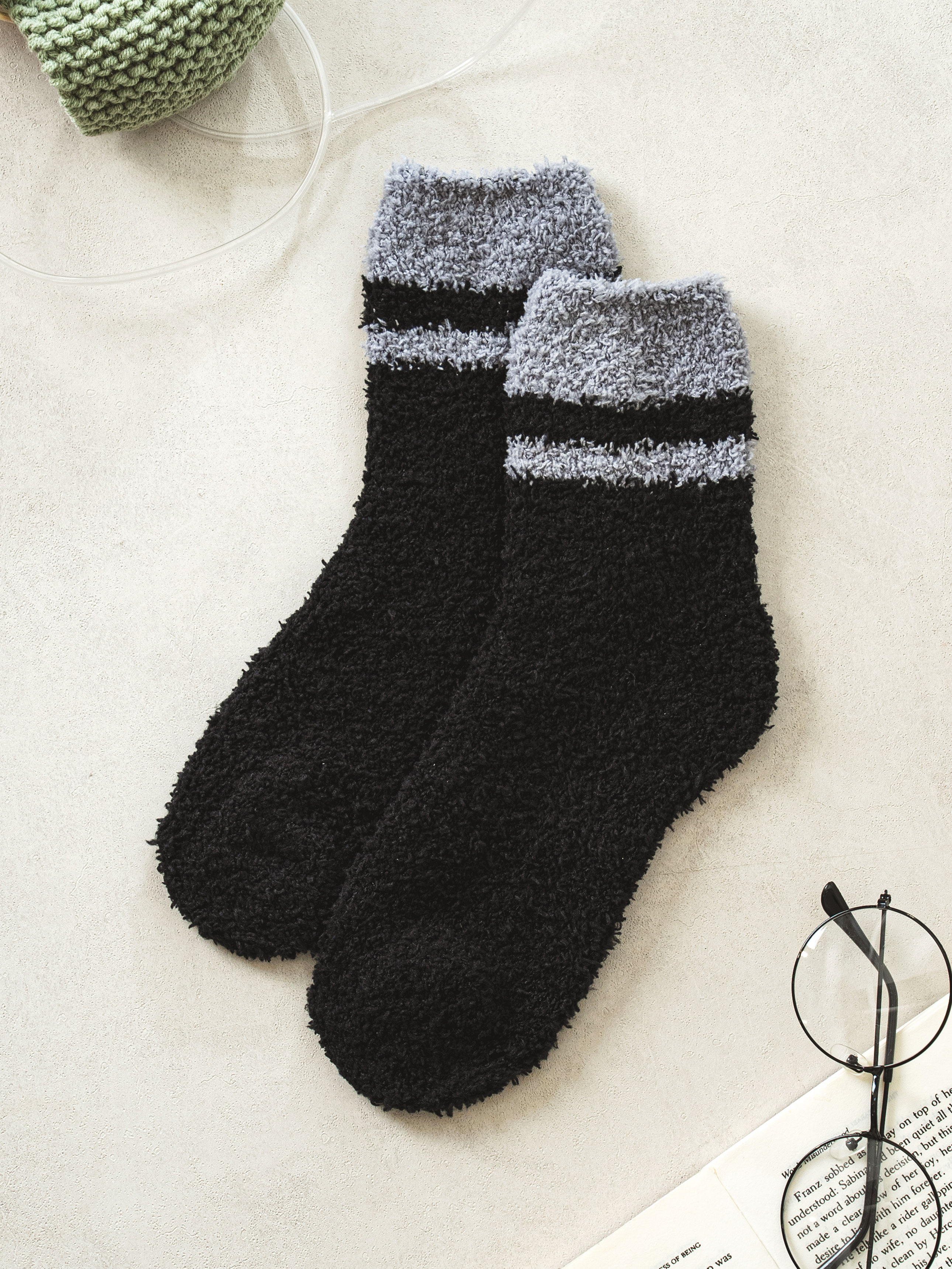 DAISO Women's Ankle Color Sleep Socks (Black)