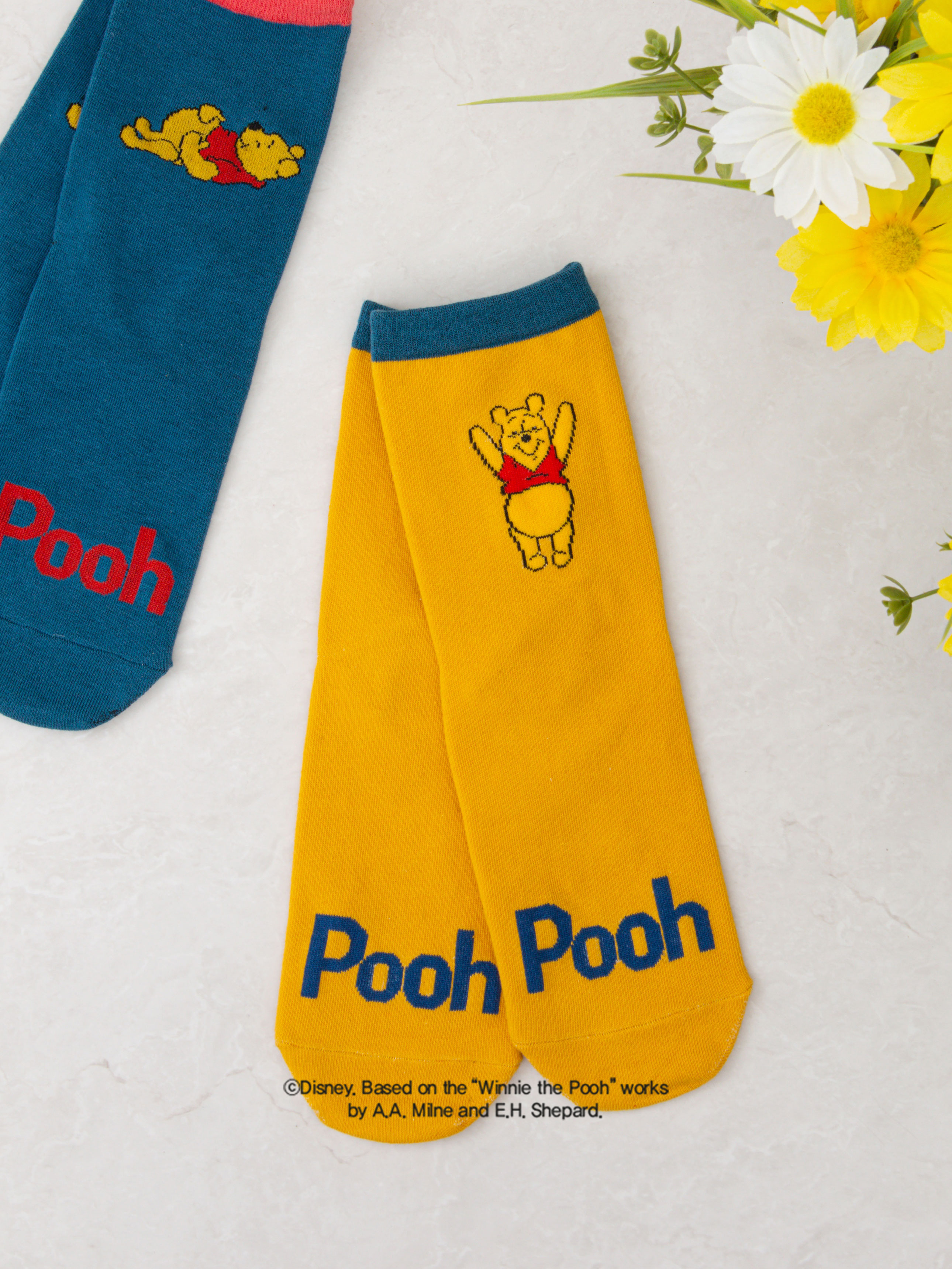 DAISO Disney_Winnie the Pooh_Ankle Line Children's Mid-Calf Socks (7-9 years old)