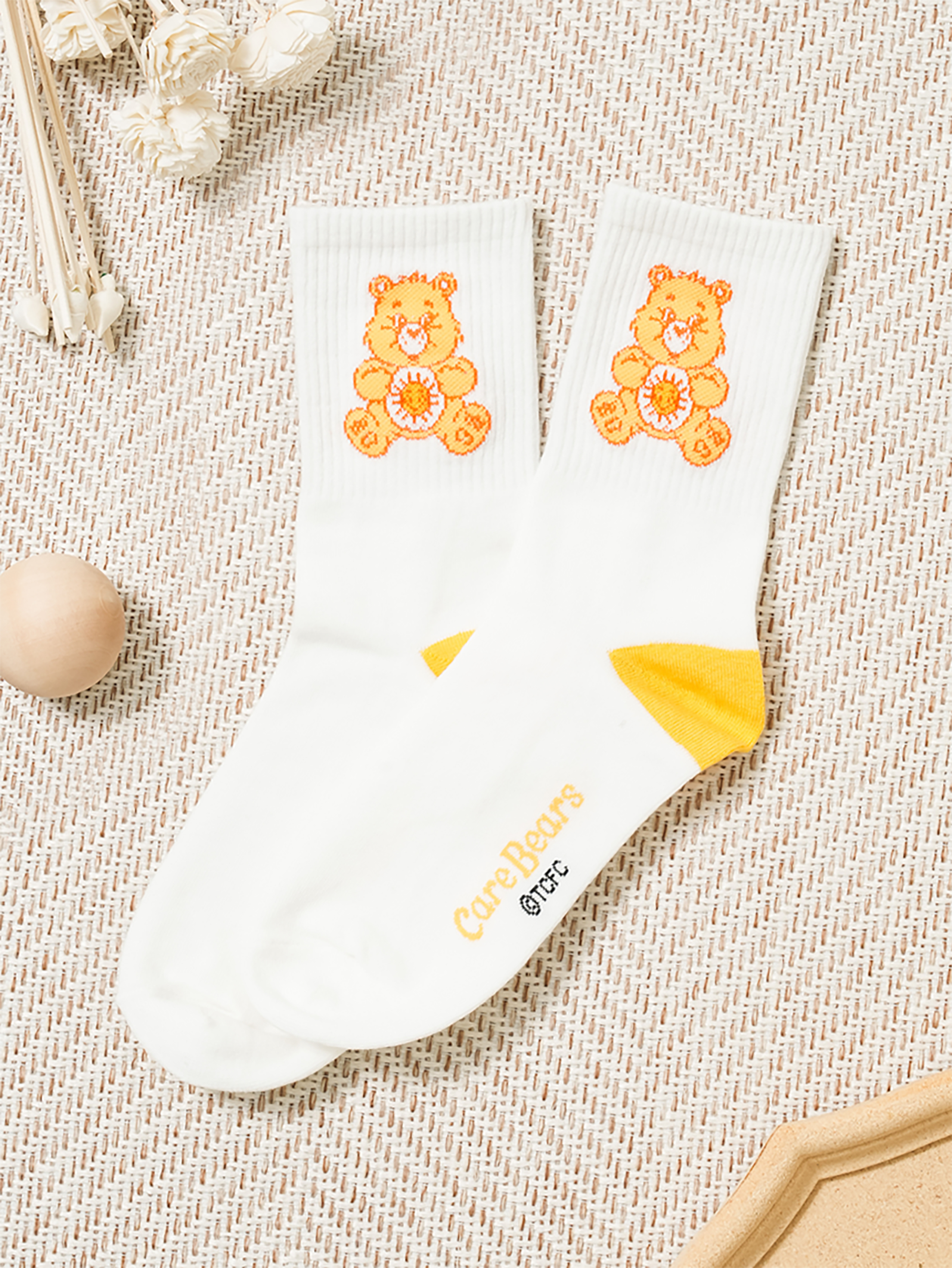 DAISO Care Bears_Goljijangmok socks (Yellow)