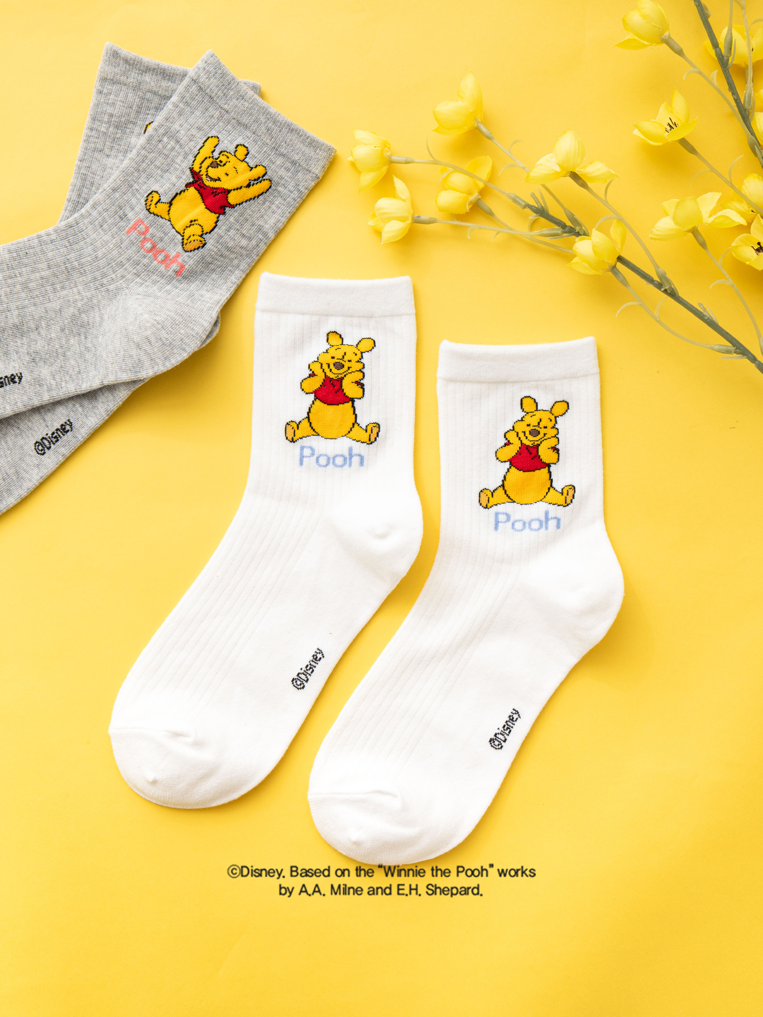 DAISO Disney_Winnie the Pooh_Basic Women's Mid-Calf Socks