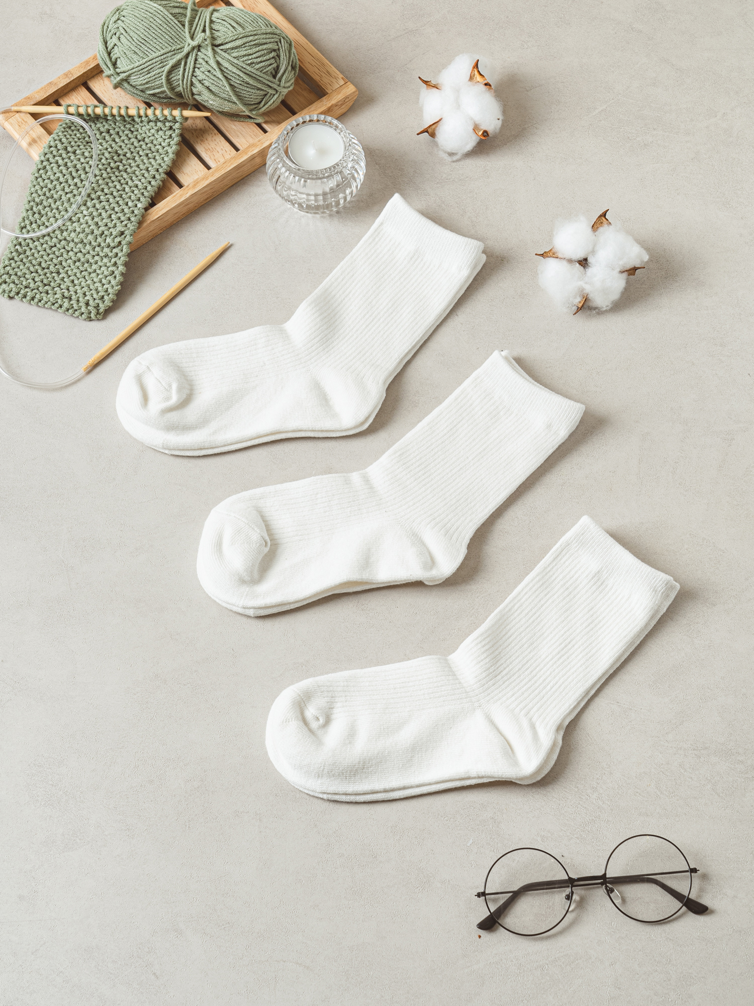 DAISO Women's Basic Long Socks Bundle (3 Packs/White)