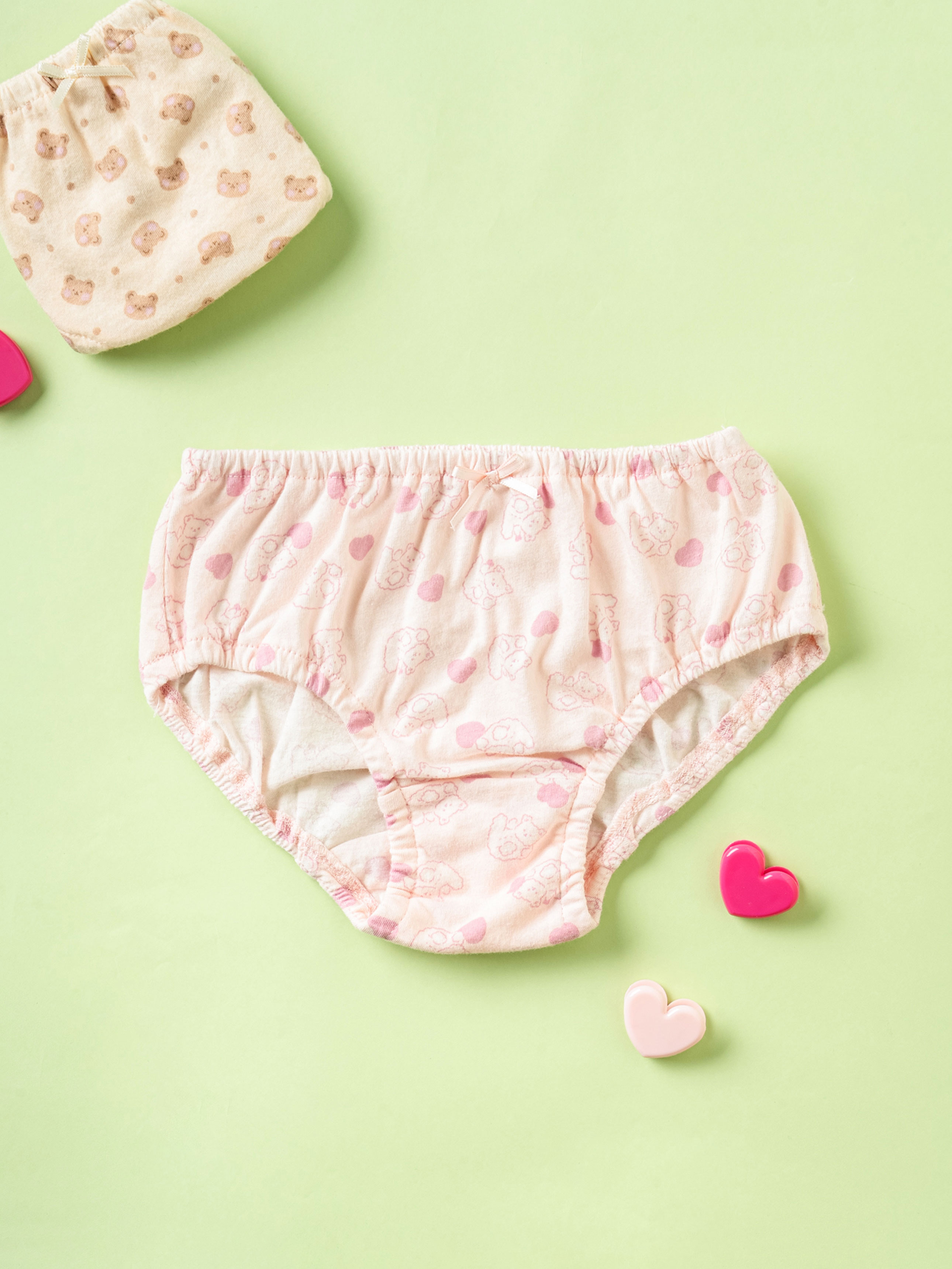 DAISO Girls' triangle panties (70)