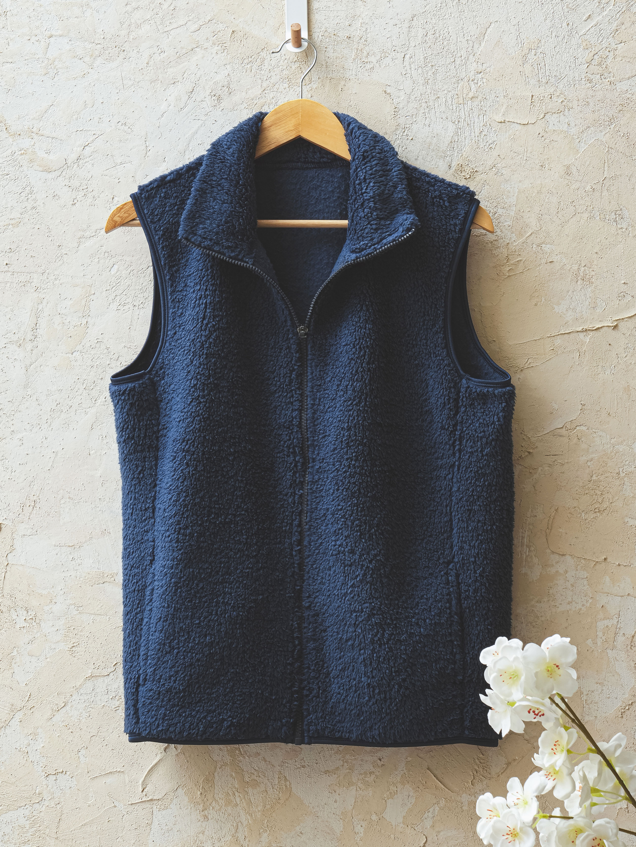 DAISO Fluffy Vest Fleece Zip up (XL/Navy)