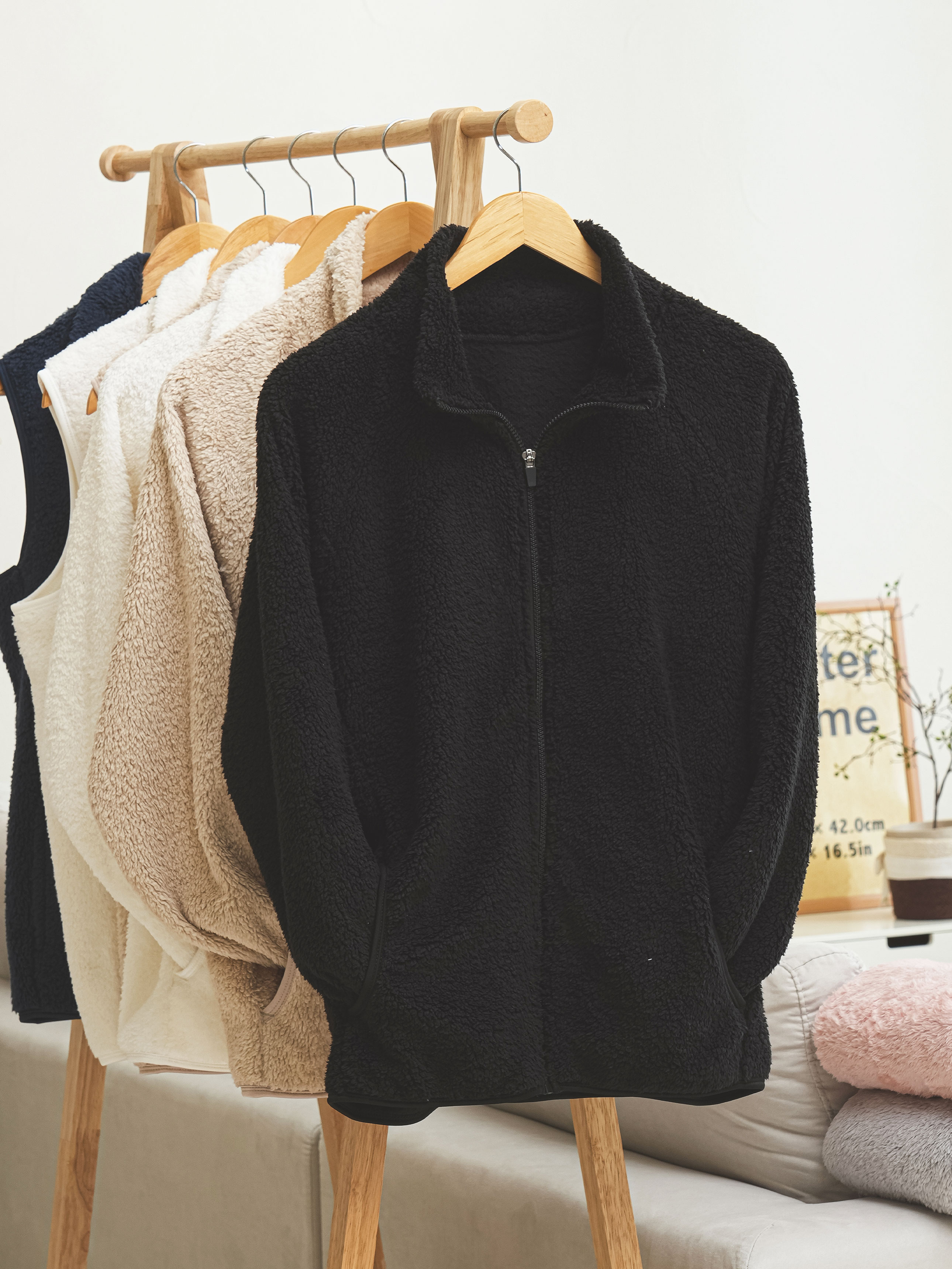 DAISO Fluffy Long Sleeve Fleece Zip up (XL/Black)