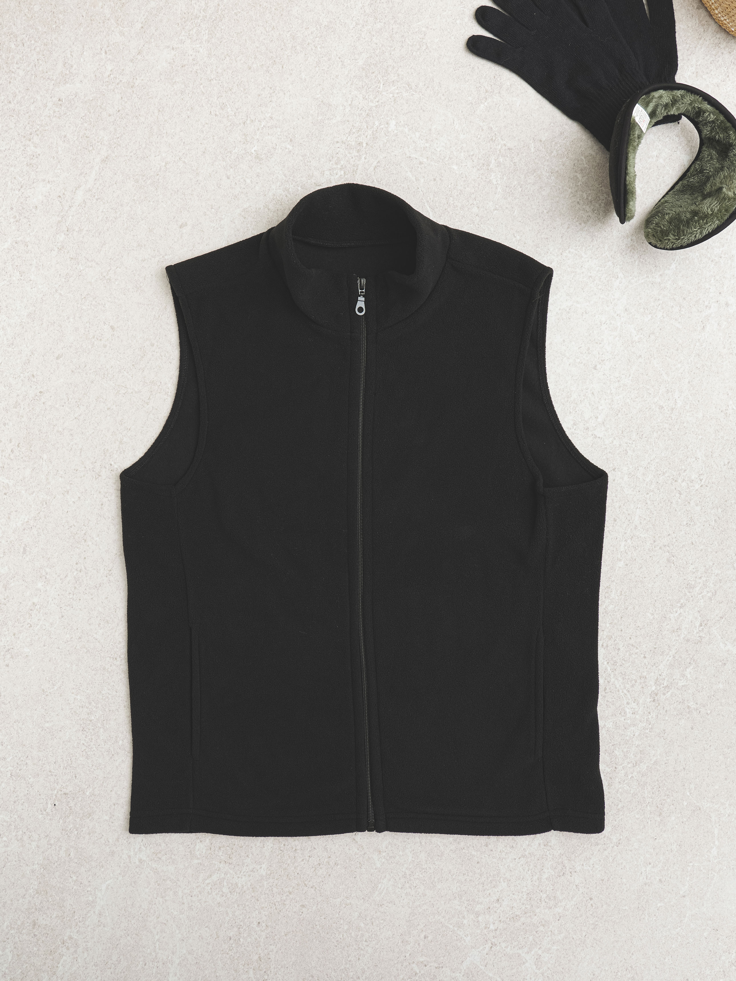 DAISO Basic Fleece Vest (M/Black)