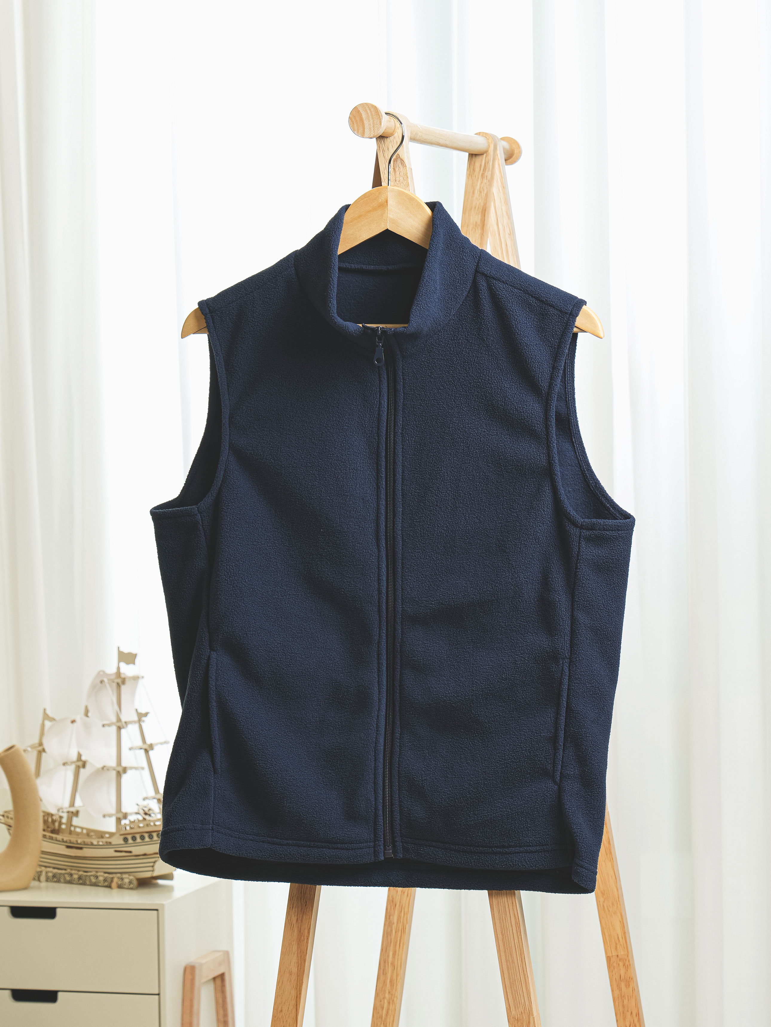 DAISO Basic Fleece Vest (L/Navy)