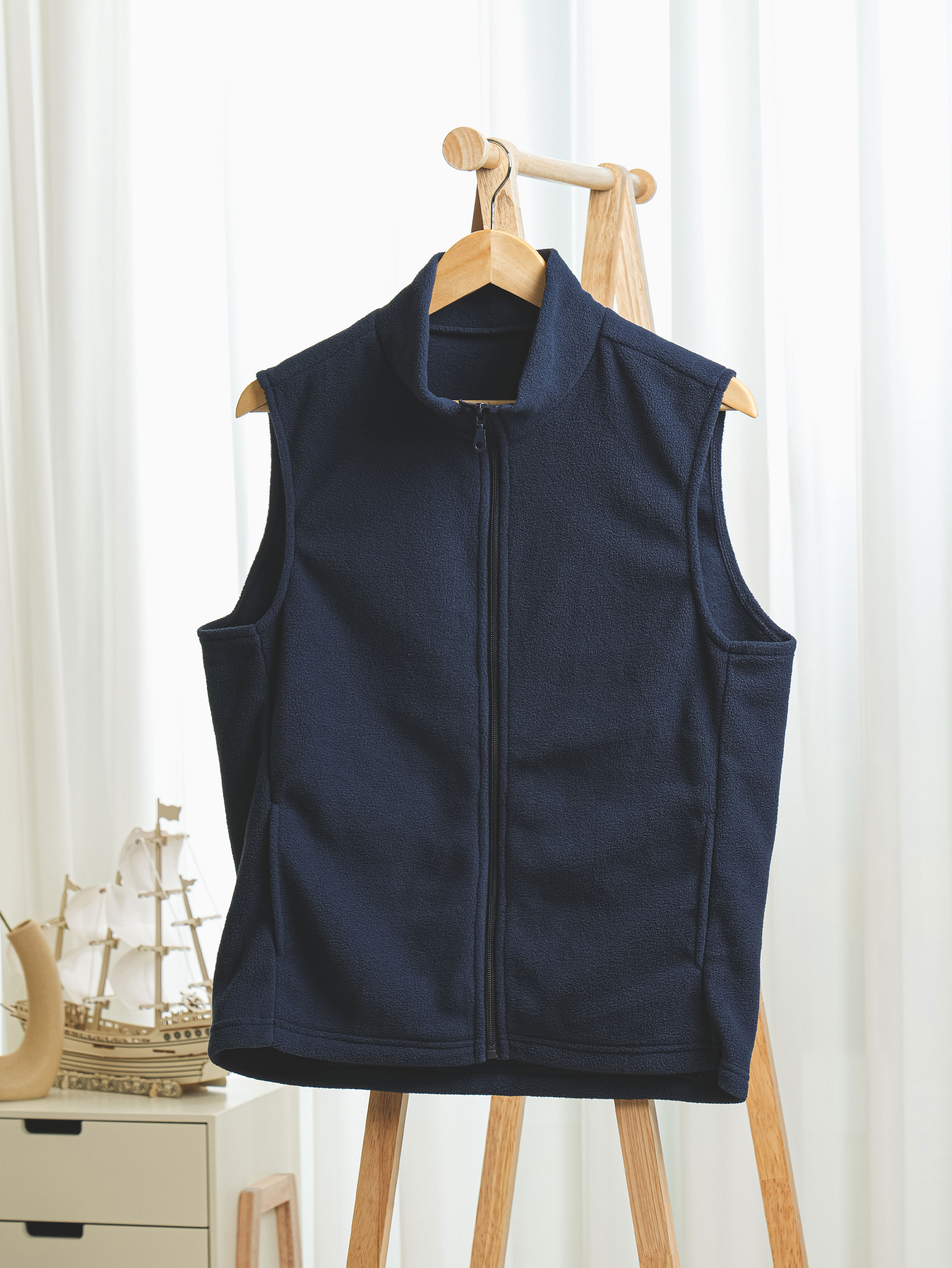 DAISO Basic Fleece Vest (XL/Navy)