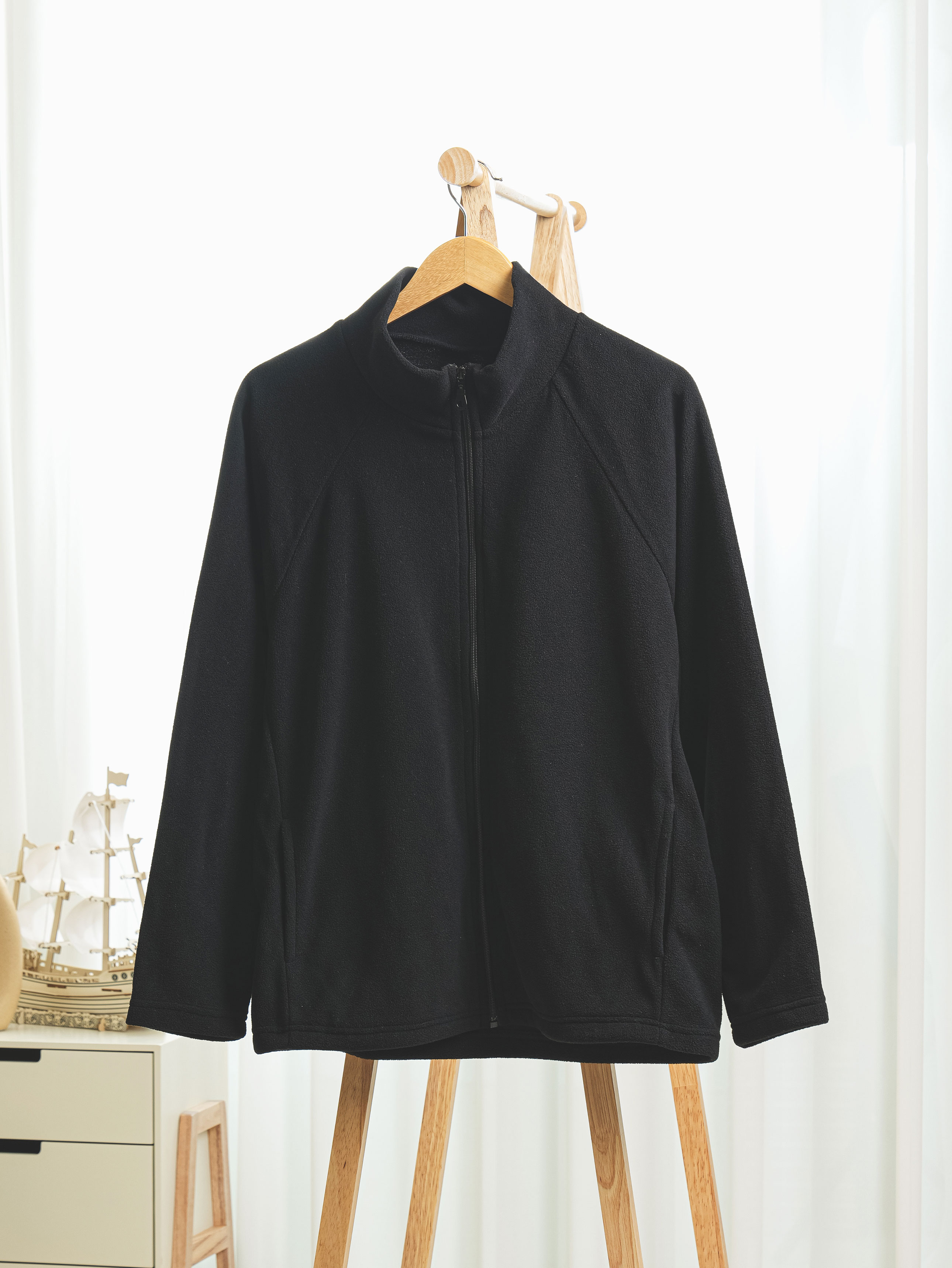 DAISO Basic Fleece Long Sleeve (L/Black)