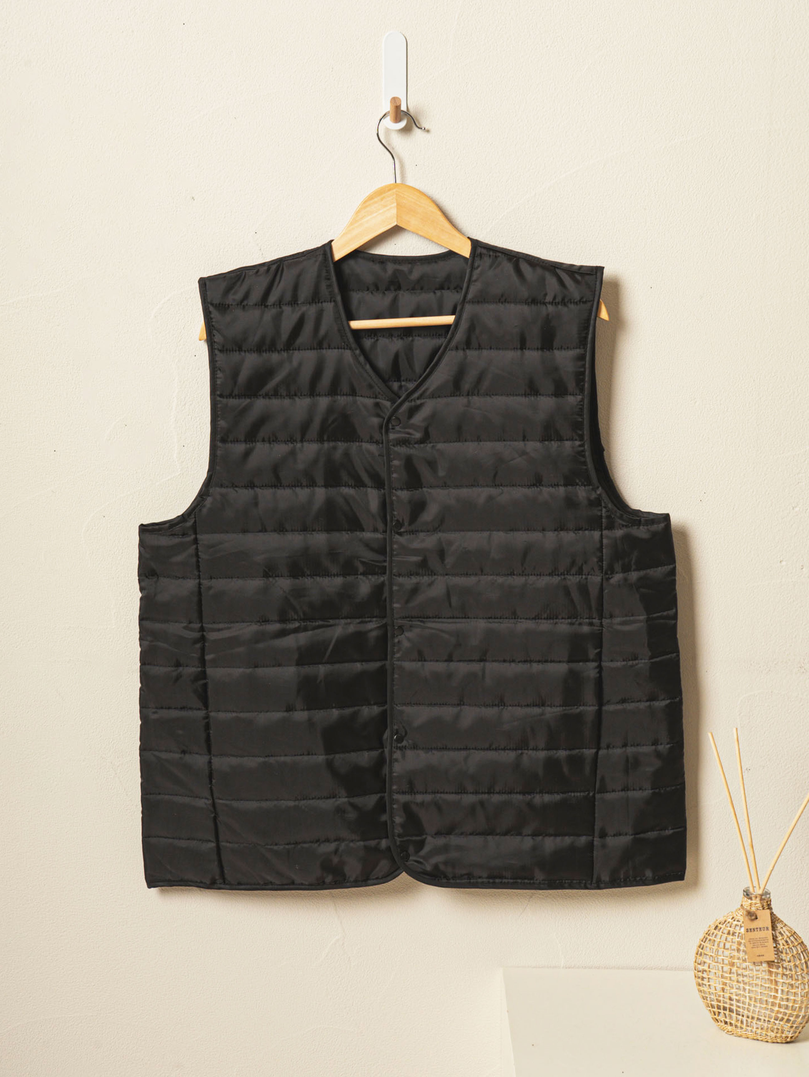 DAISO Padded vest (105)