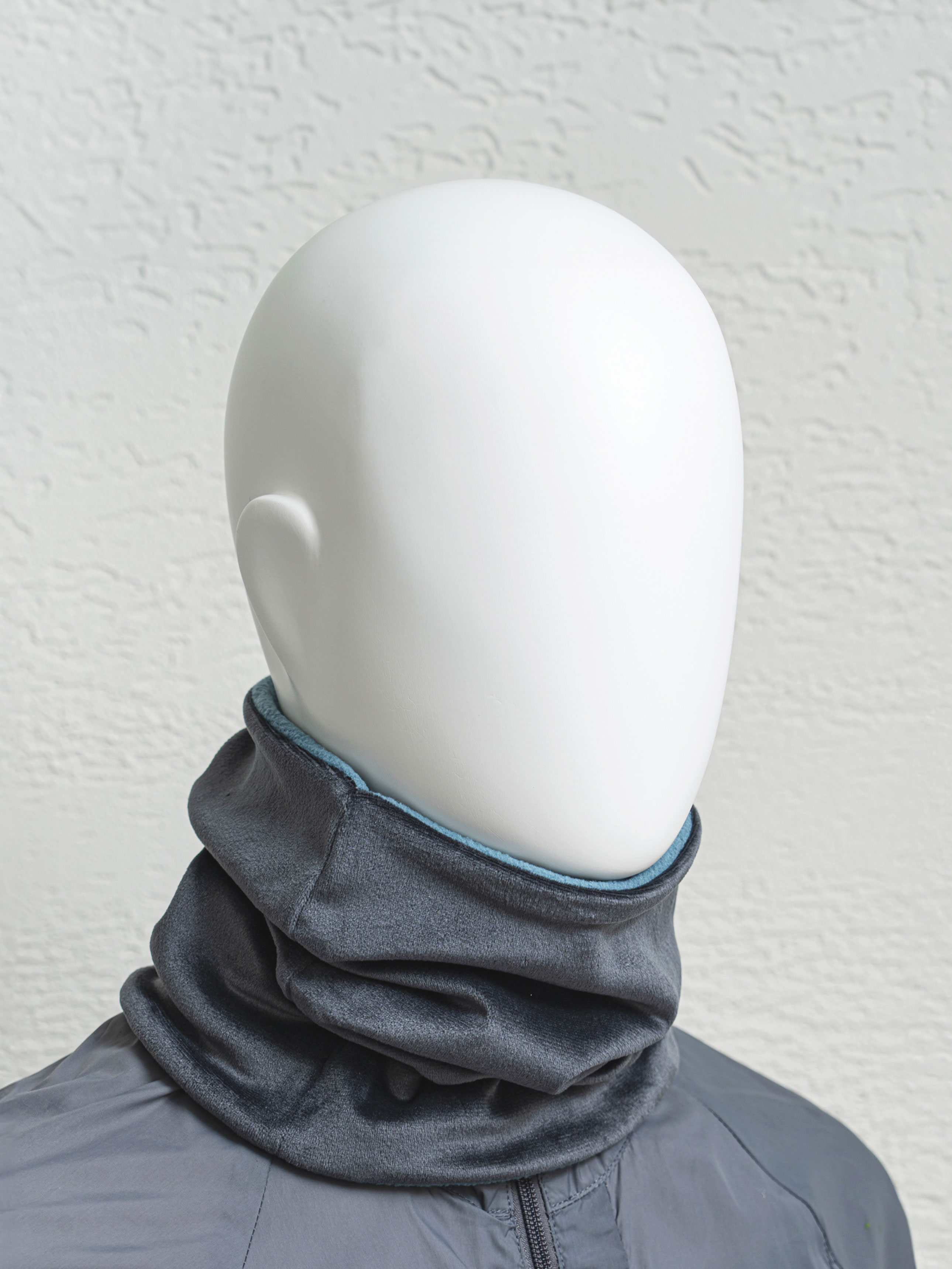 DAISO Velvet Fleece Double-Sided Neck Warmer (Gray)