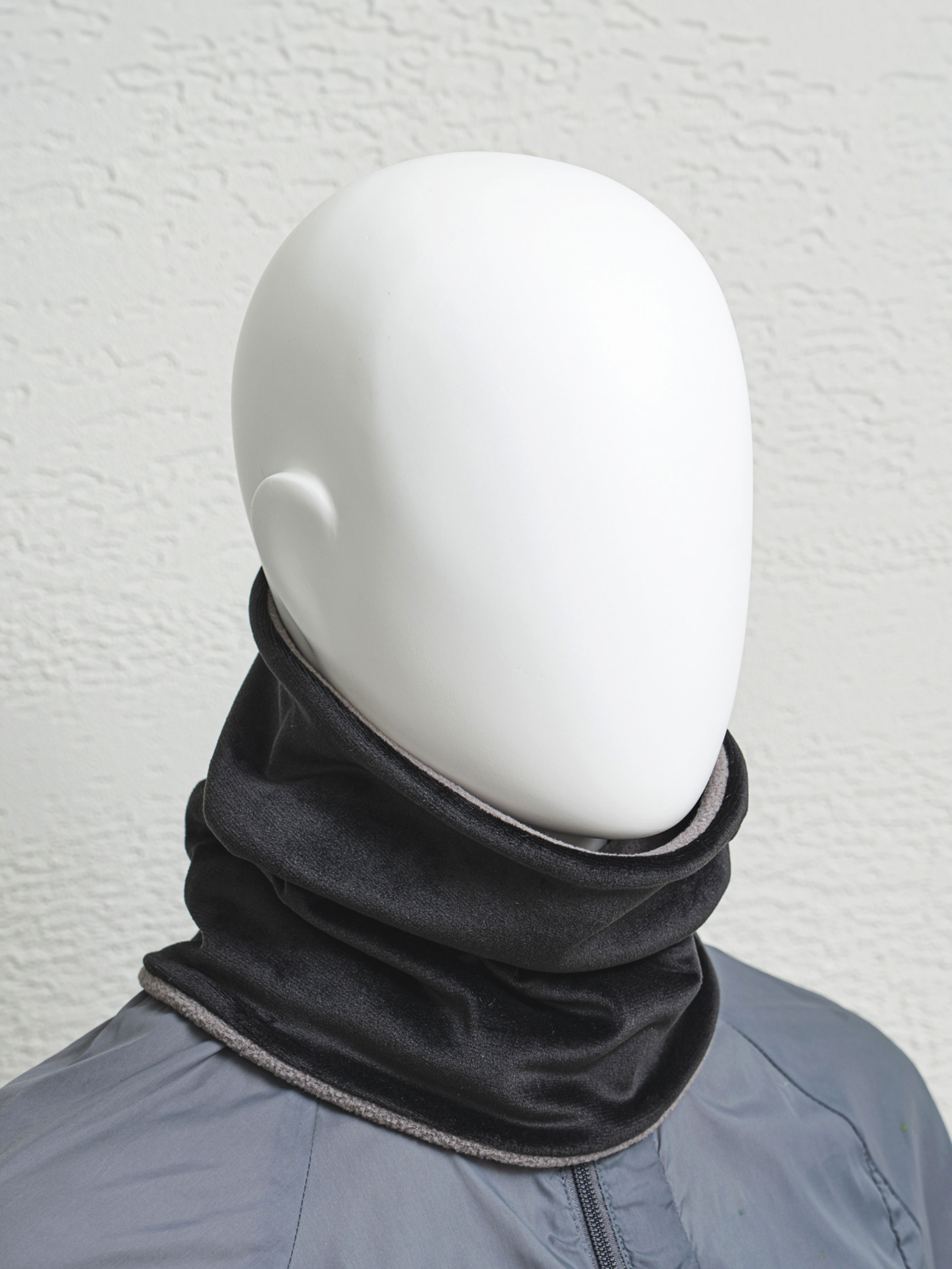 DAISO Velvet Fleece Double-Sided Neck Warmer (Black)