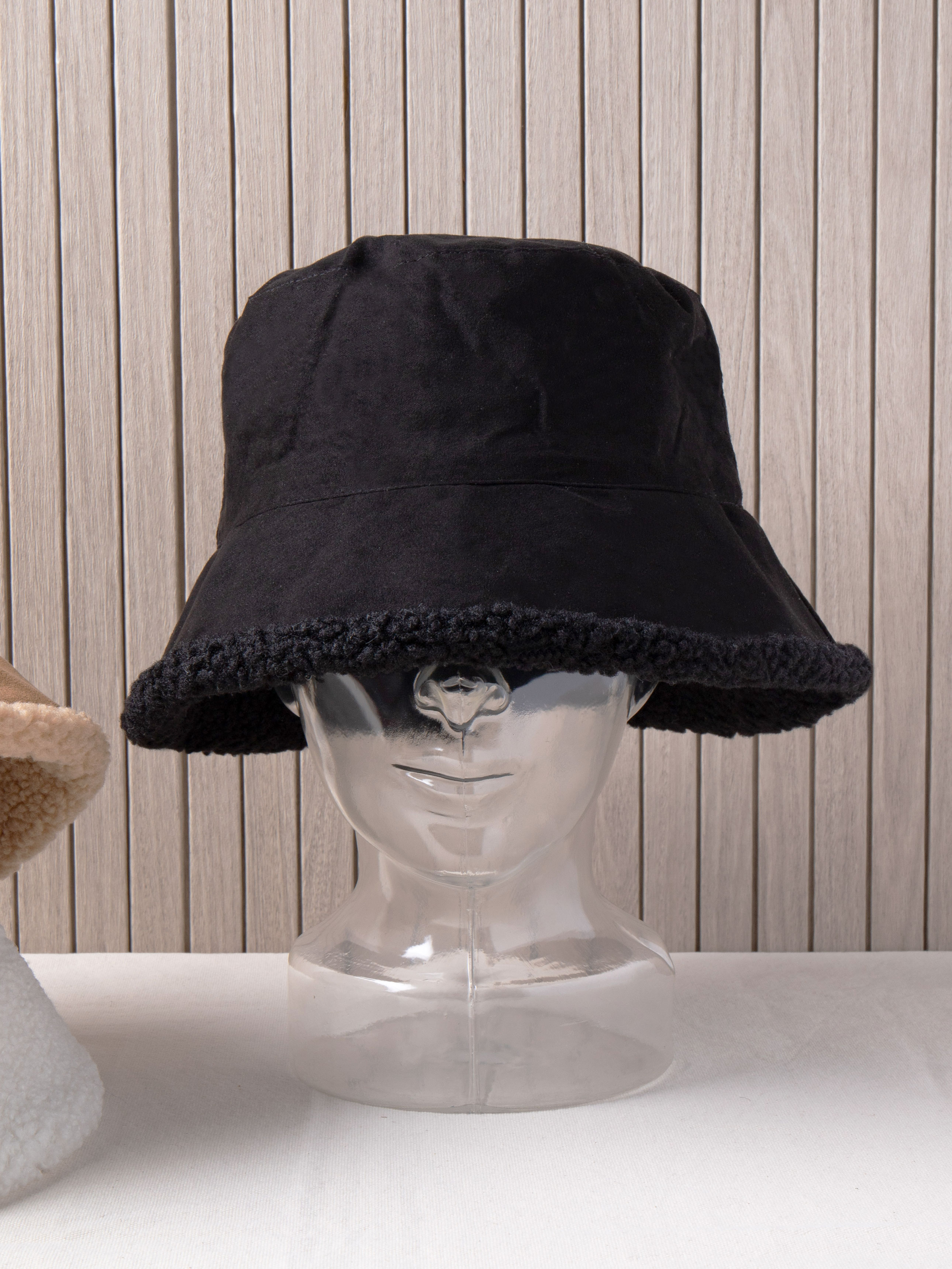 DAISO two-way bucket hat