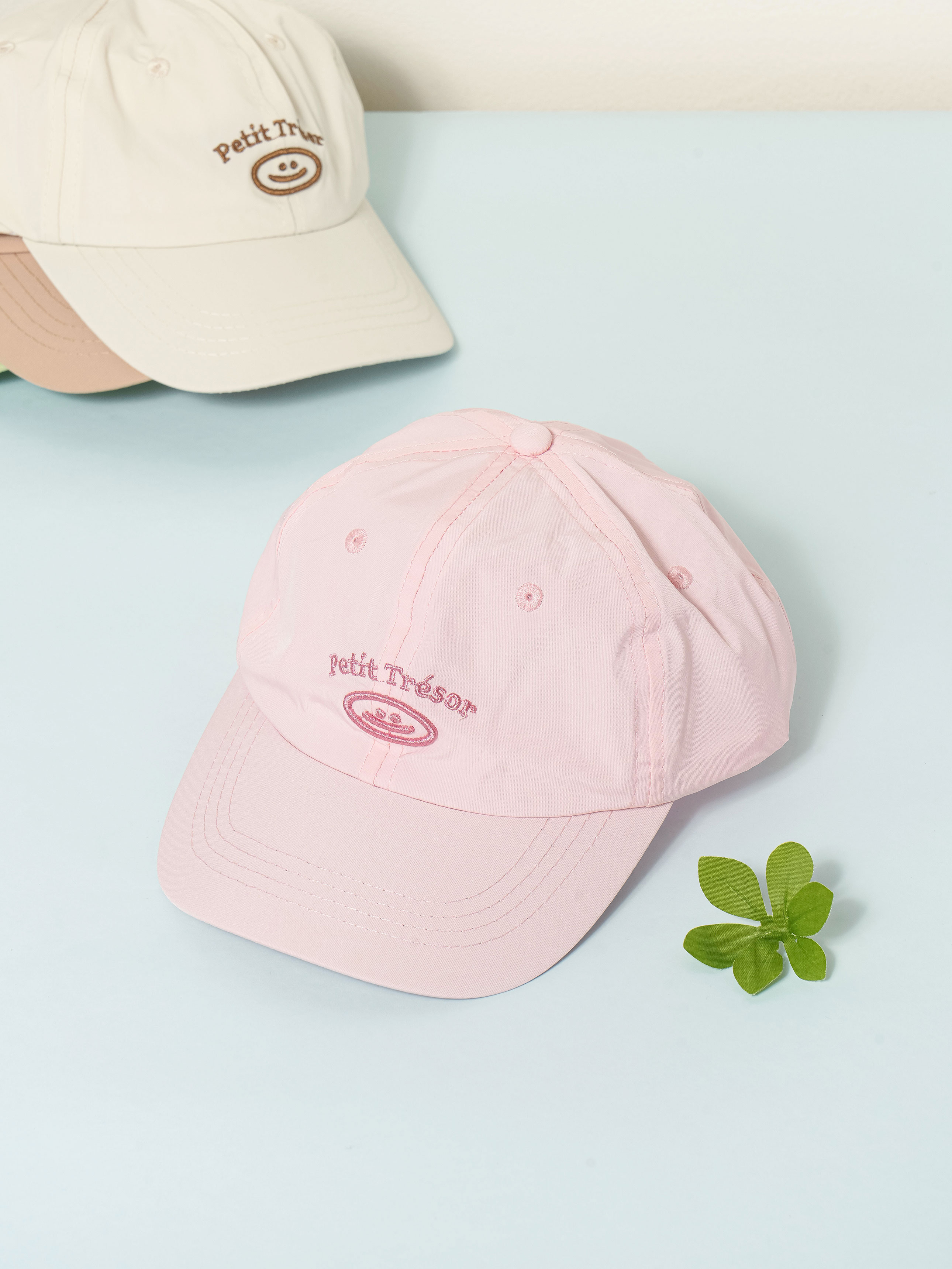 DAISO Embroidery point children's cap