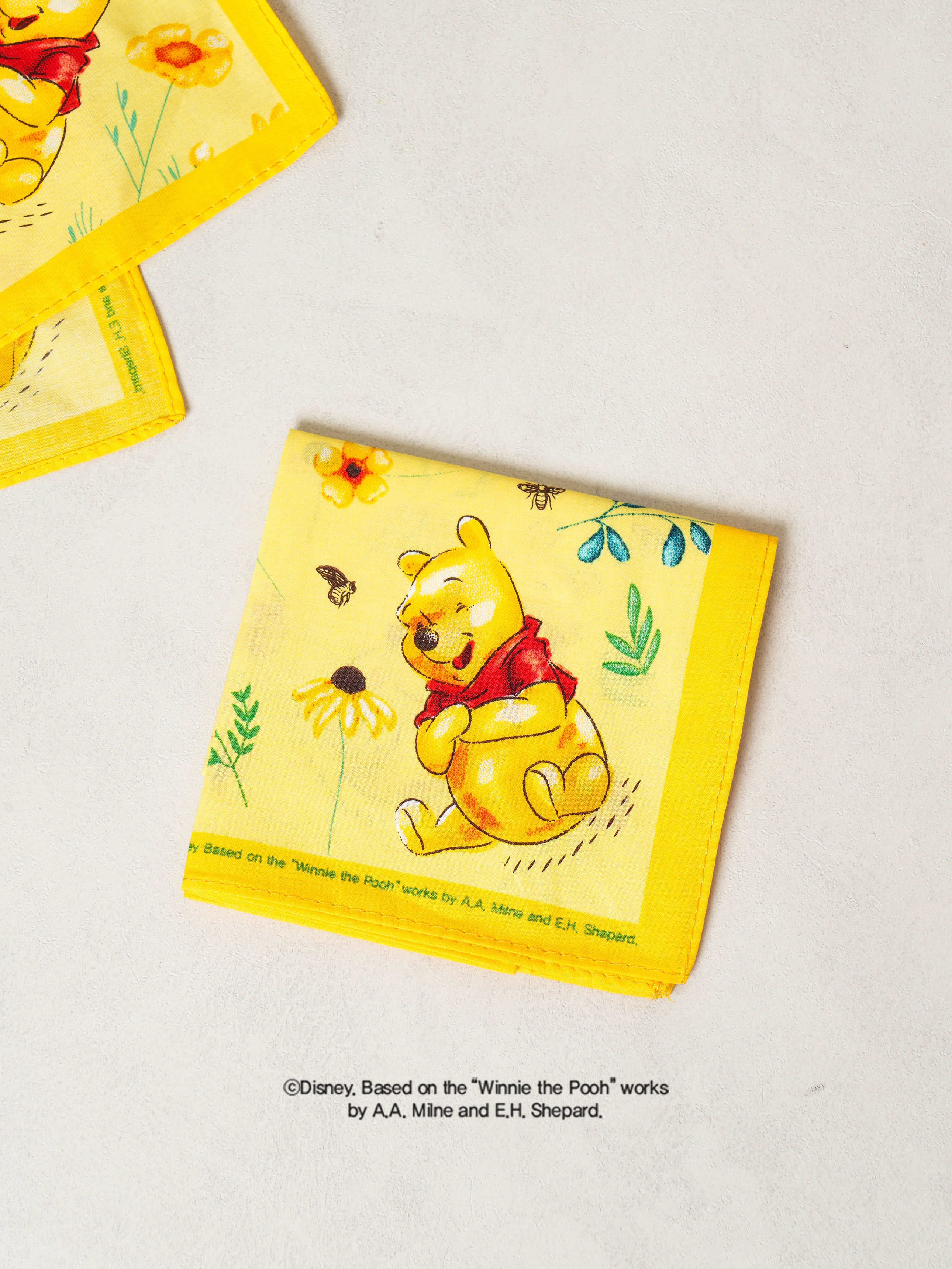 DAISO Disney_Winnie the Pooh_Cotton Printing Handkerchief (38*38cm)