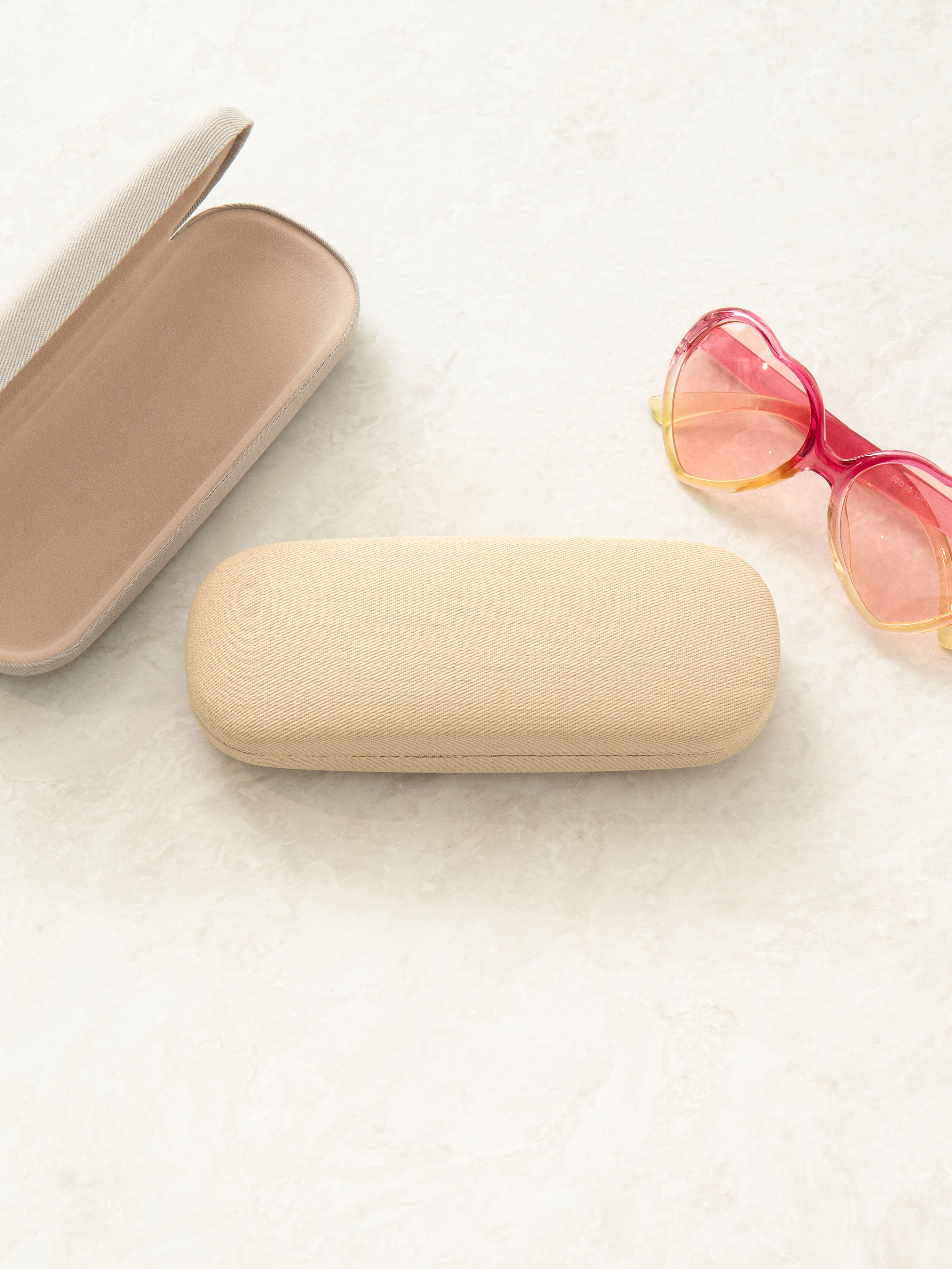 DAISO Simple hard glasses case