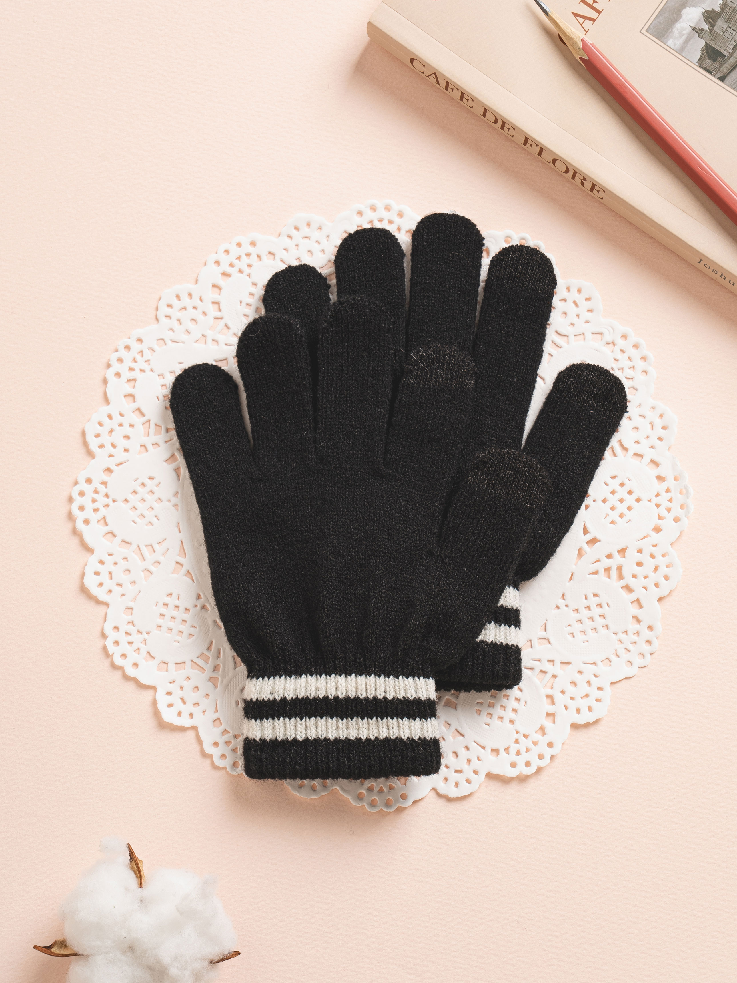 DAISO Children's Gloves (Black)