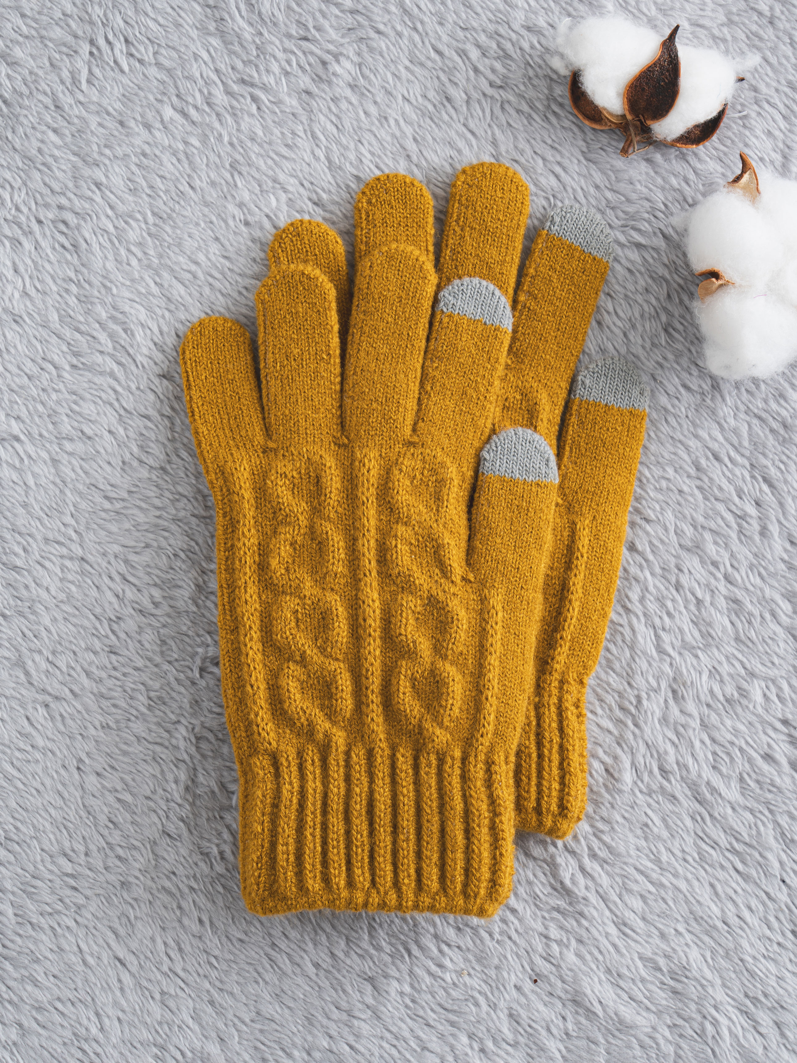 DAISO Solid Color Knit Gloves (Mustard)