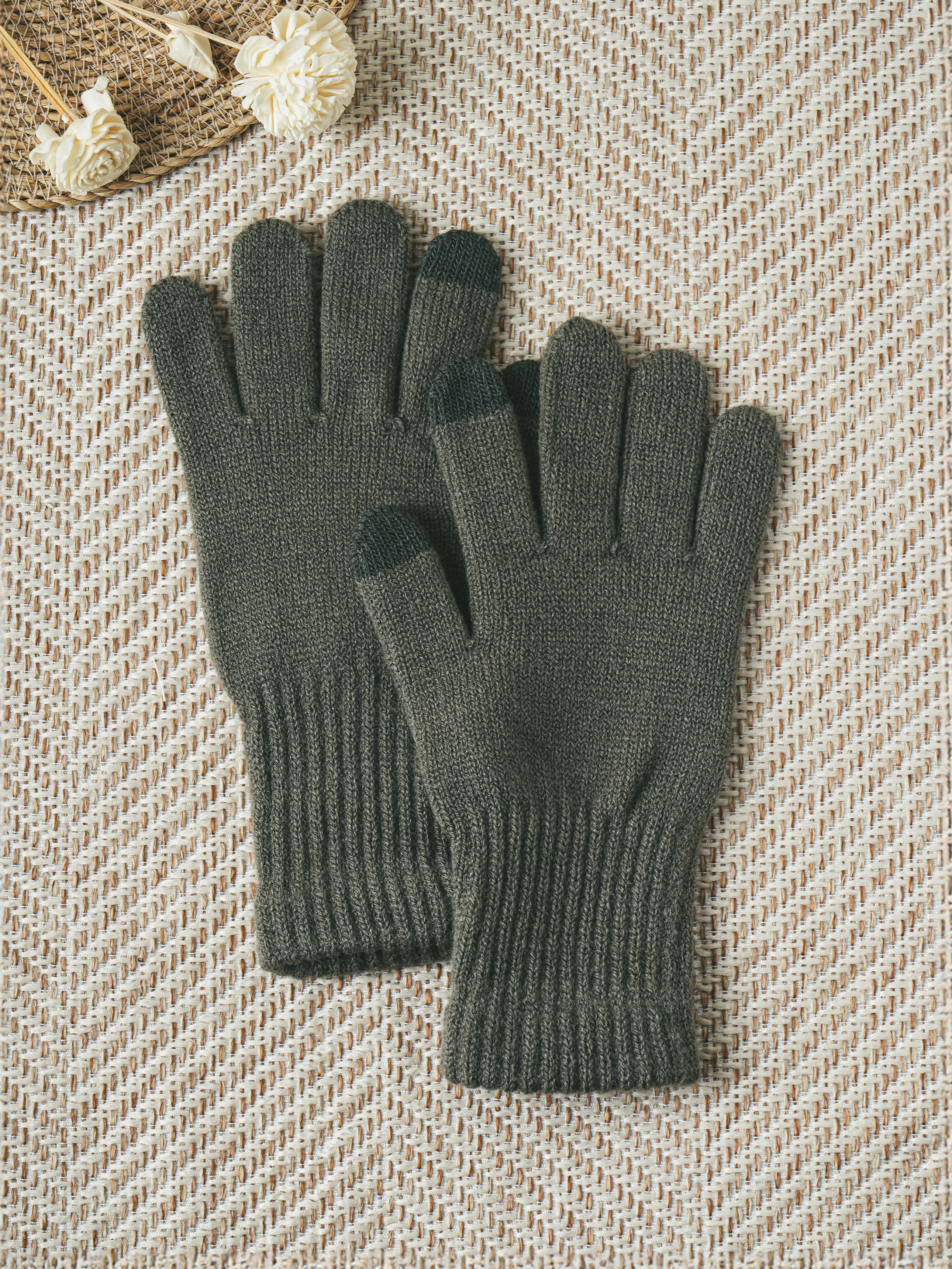 DAISO Basic Gloves with Thermal Fabric (Gray)