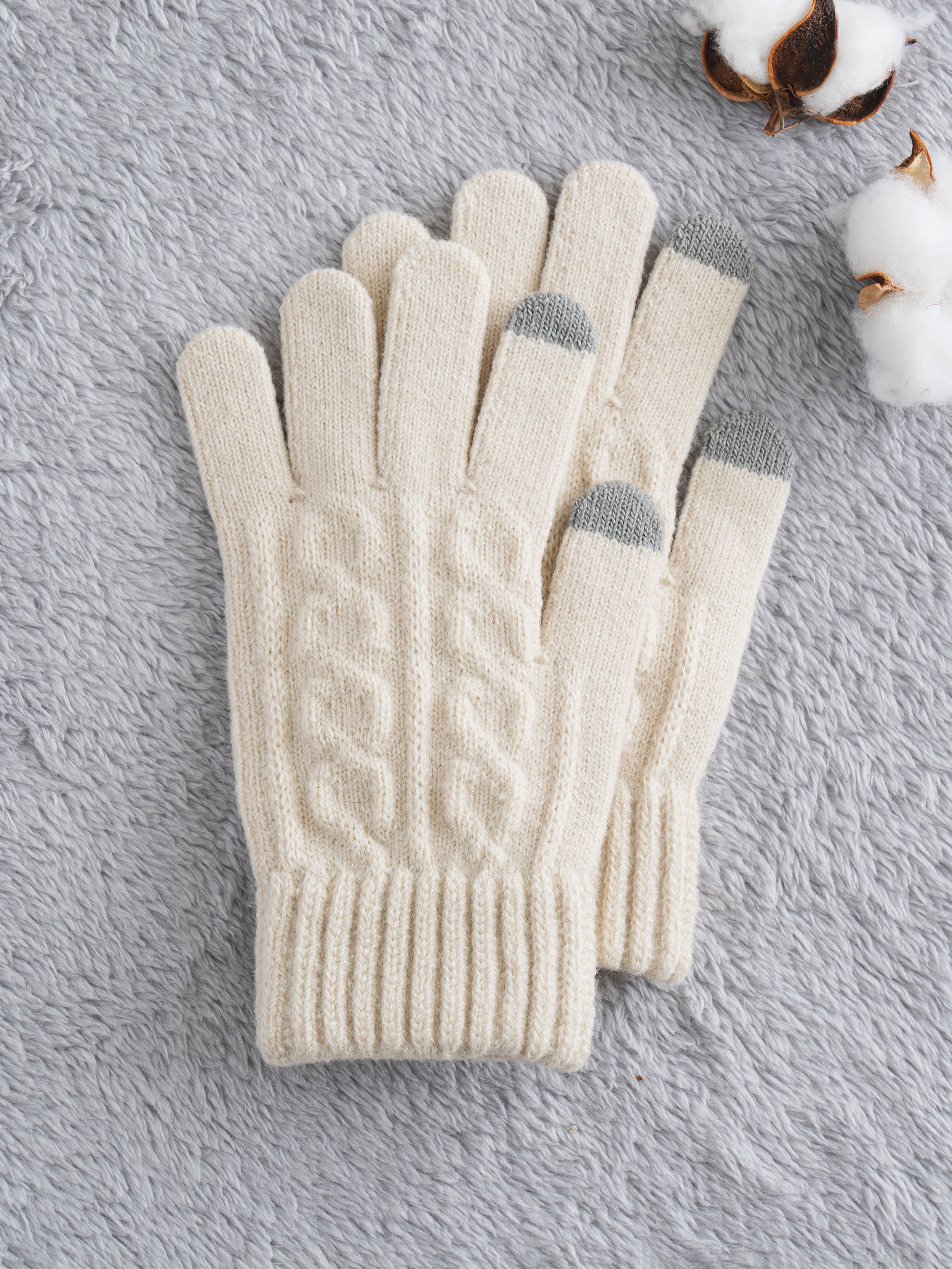 DAISO Solid Color Knit Gloves (Ivory)