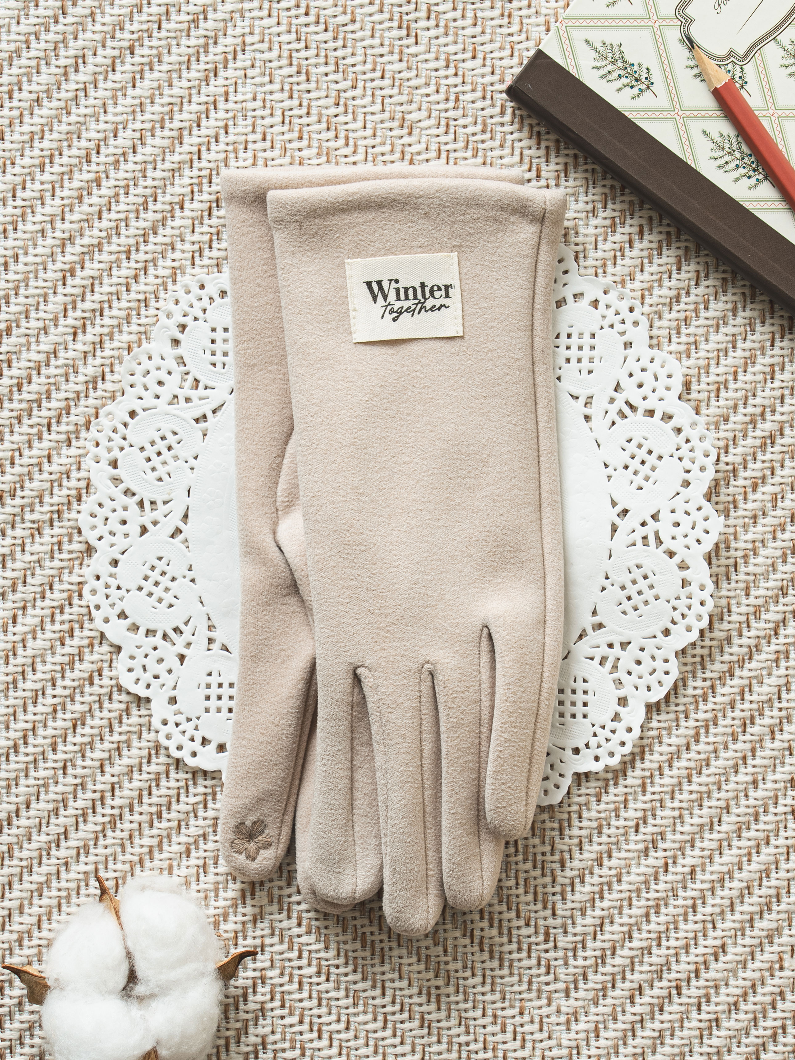 DAISO Big Label Women's Smartphone Gloves (Beige)