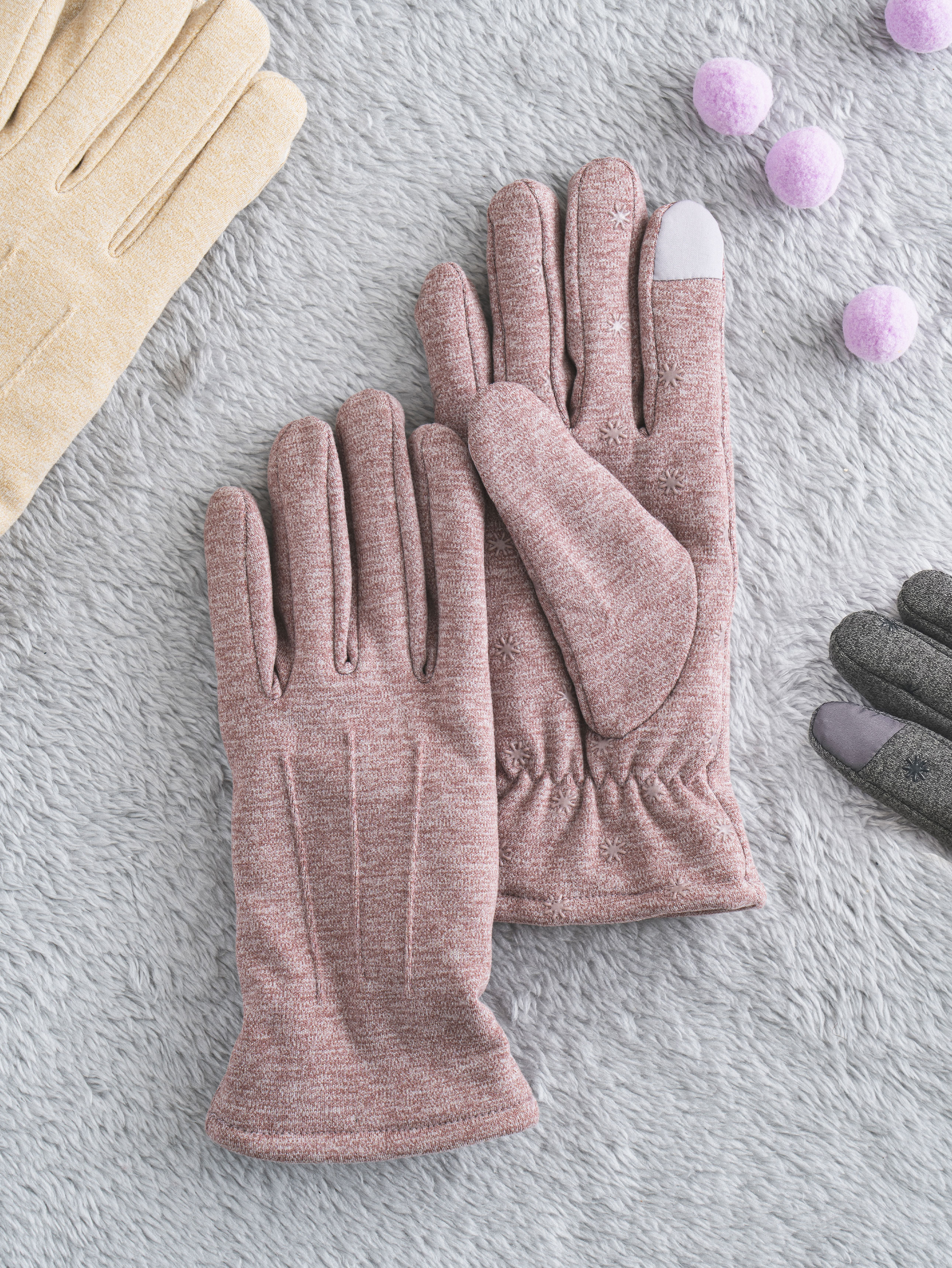 DAISO Women's thermal fashion gloves