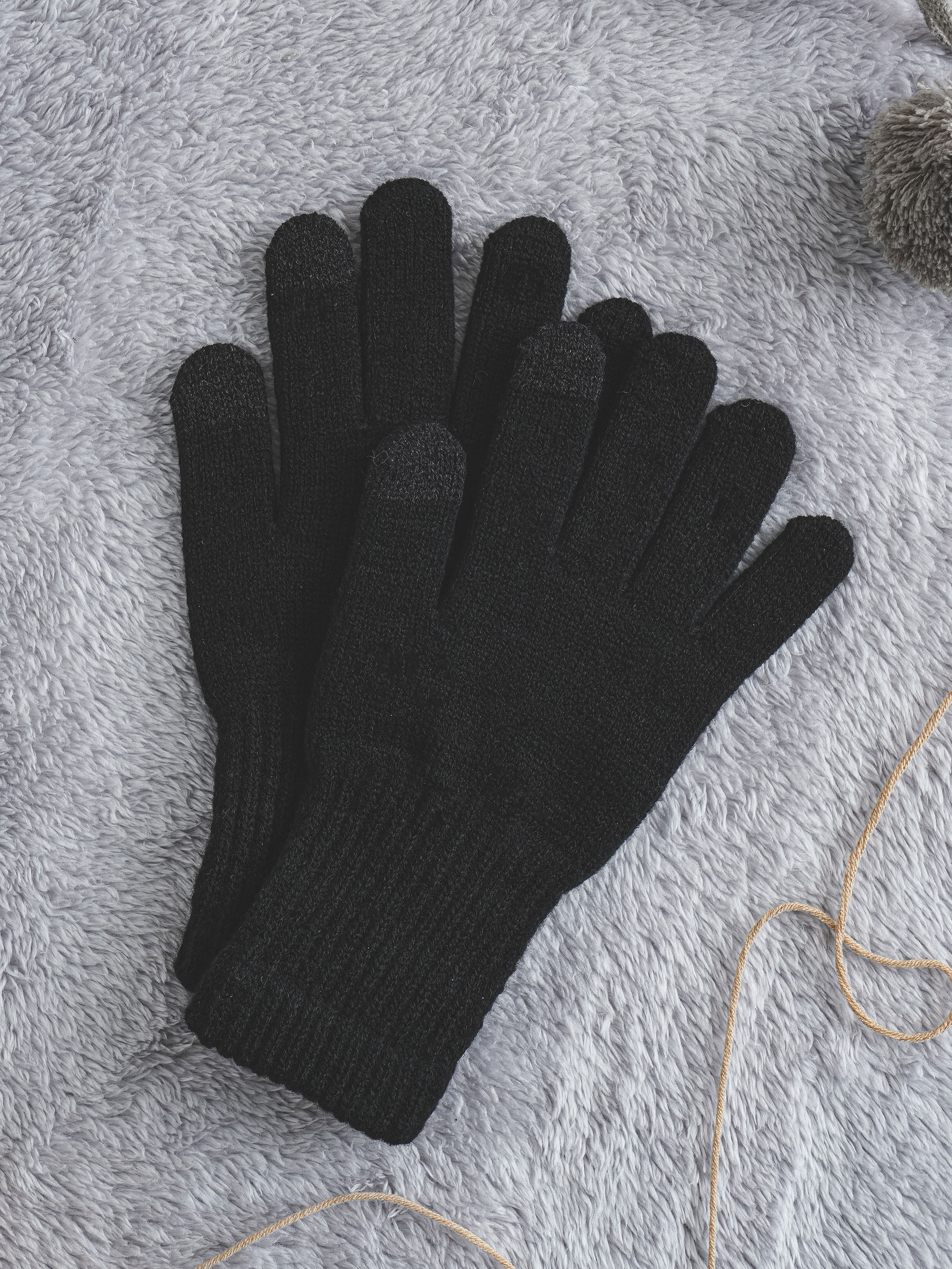 DAISO Basic Gloves with Thermal Fabric (Black)