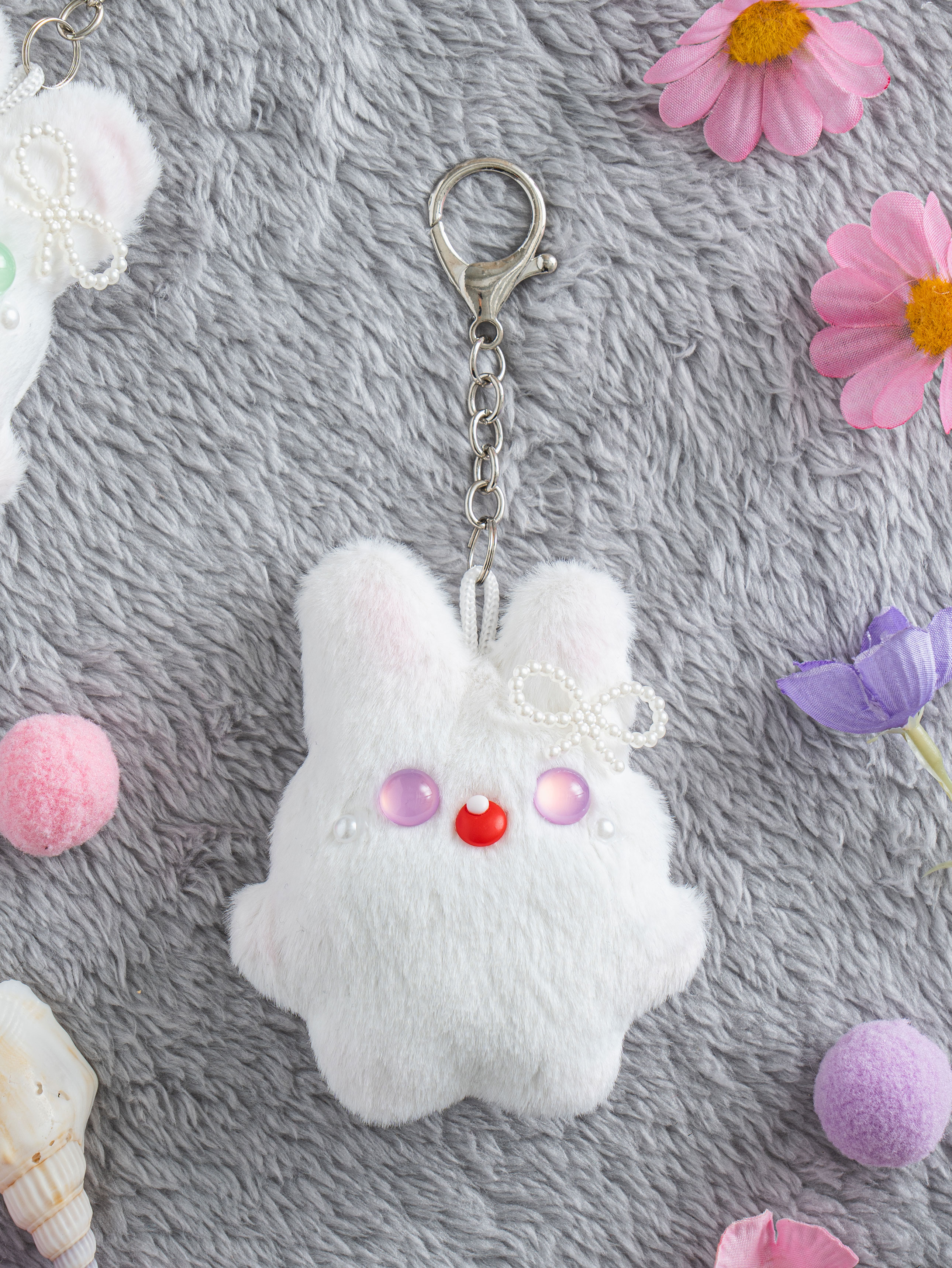 DAISO Long-eyed plush keyring