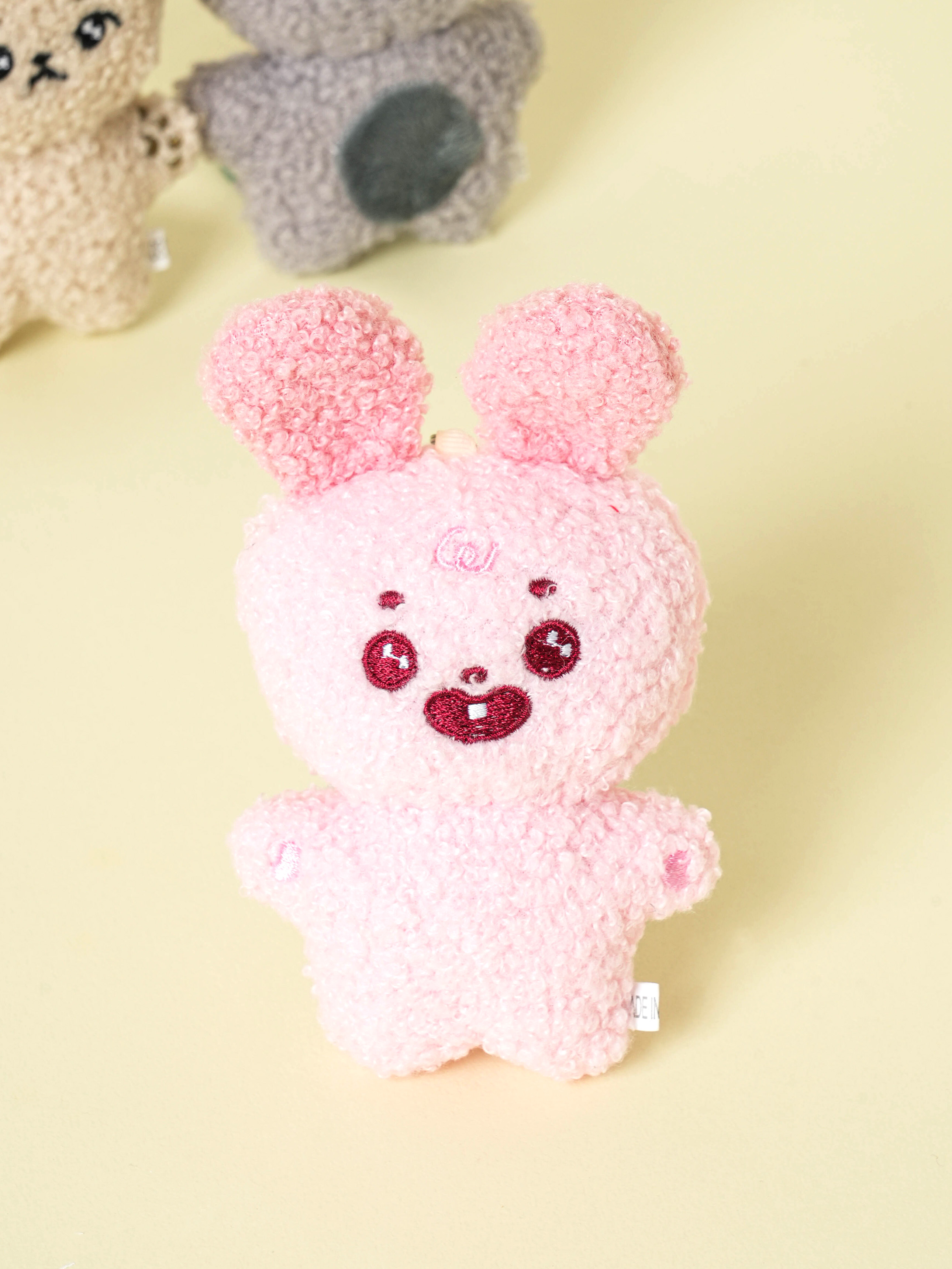 DAISO Sparkly plush animal key holder (B)