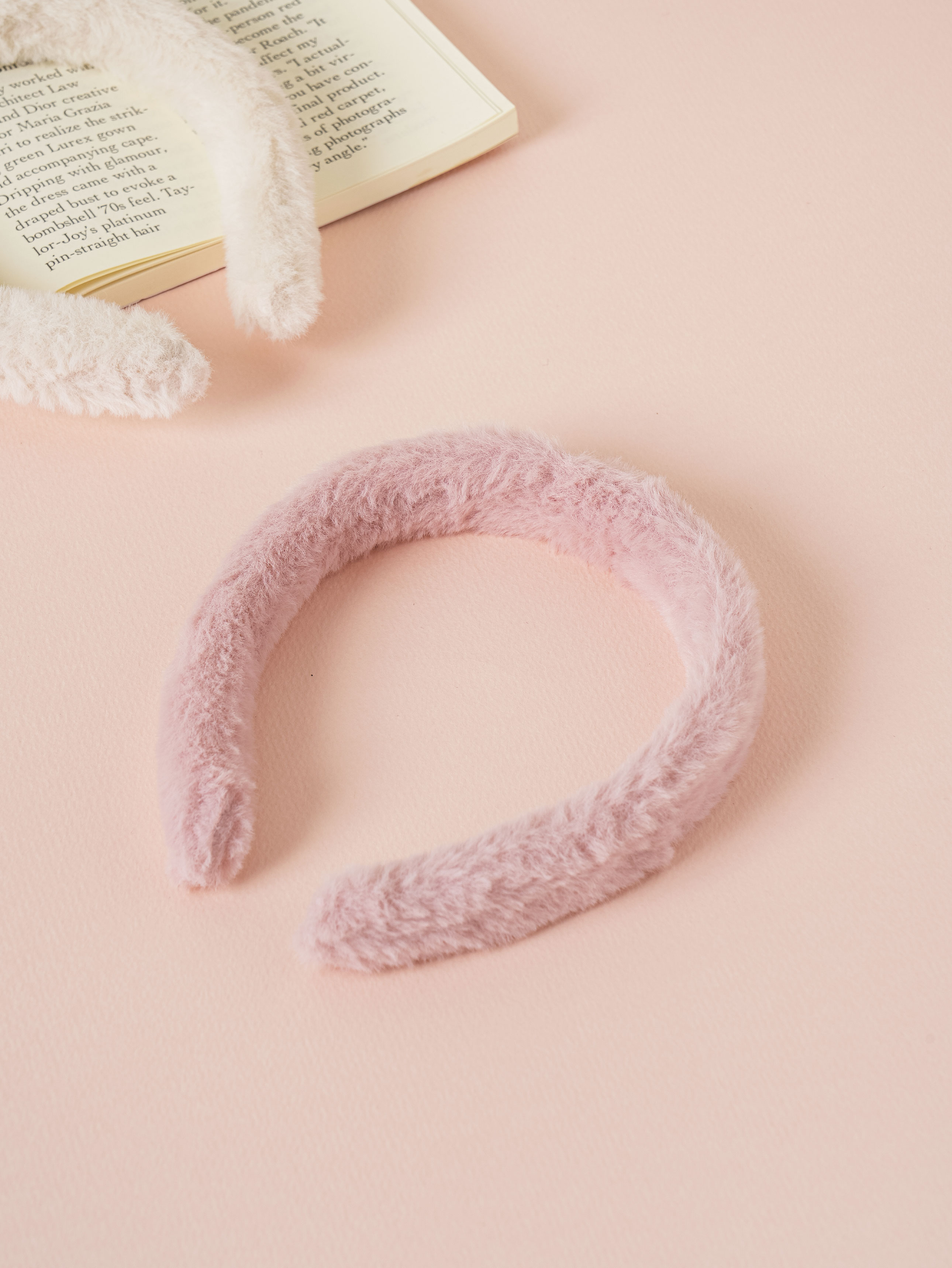 DAISO Fluffy hairband (Pink)