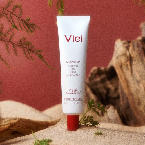 DAISO Vlei Solid Perfume Windy Sandalwood 30ml