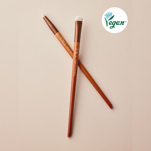 DAISO TAG Vegan Blending Brush Duo