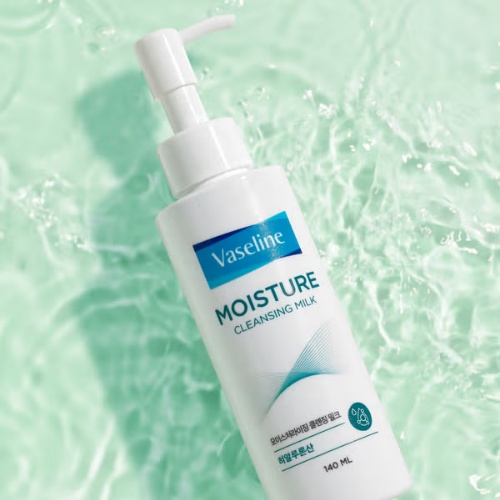 DAISO Vaseline Moisturizing Cleansing Milk 140ml