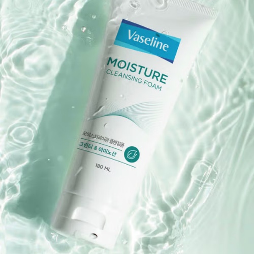 DAISO Vaseline Moisturizing Cleansing Foam 180ml