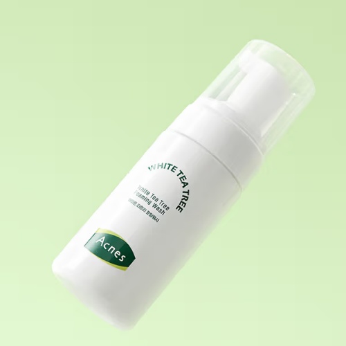 DAISO Acnes White Tea Tree Foaming Wash 100ml