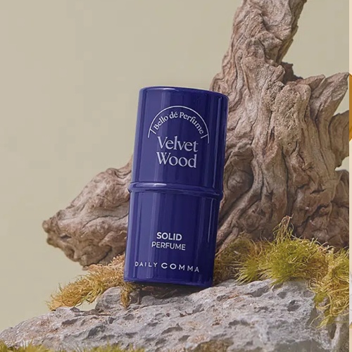 DAISO DAILY COMMA Bello de Perfume Solid Perfume 4.7g (Velvet Wood)