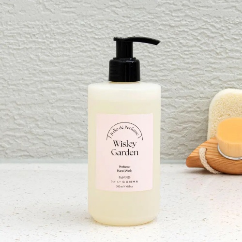 DAISO DAILY COMMA Velo de Perfume Hand Wash 300ml (Whisley Garden)