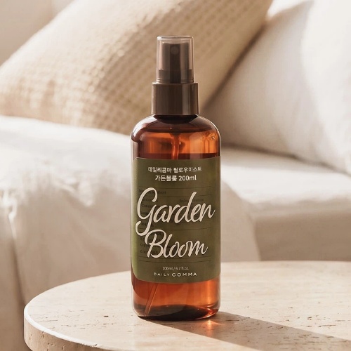 DAISO DAILY COMMA Pillow Mist Garden Bloom 200ml