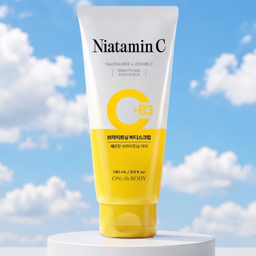 DAISO ON THE BODY Niatamin Brightening Body Scrub 180ml