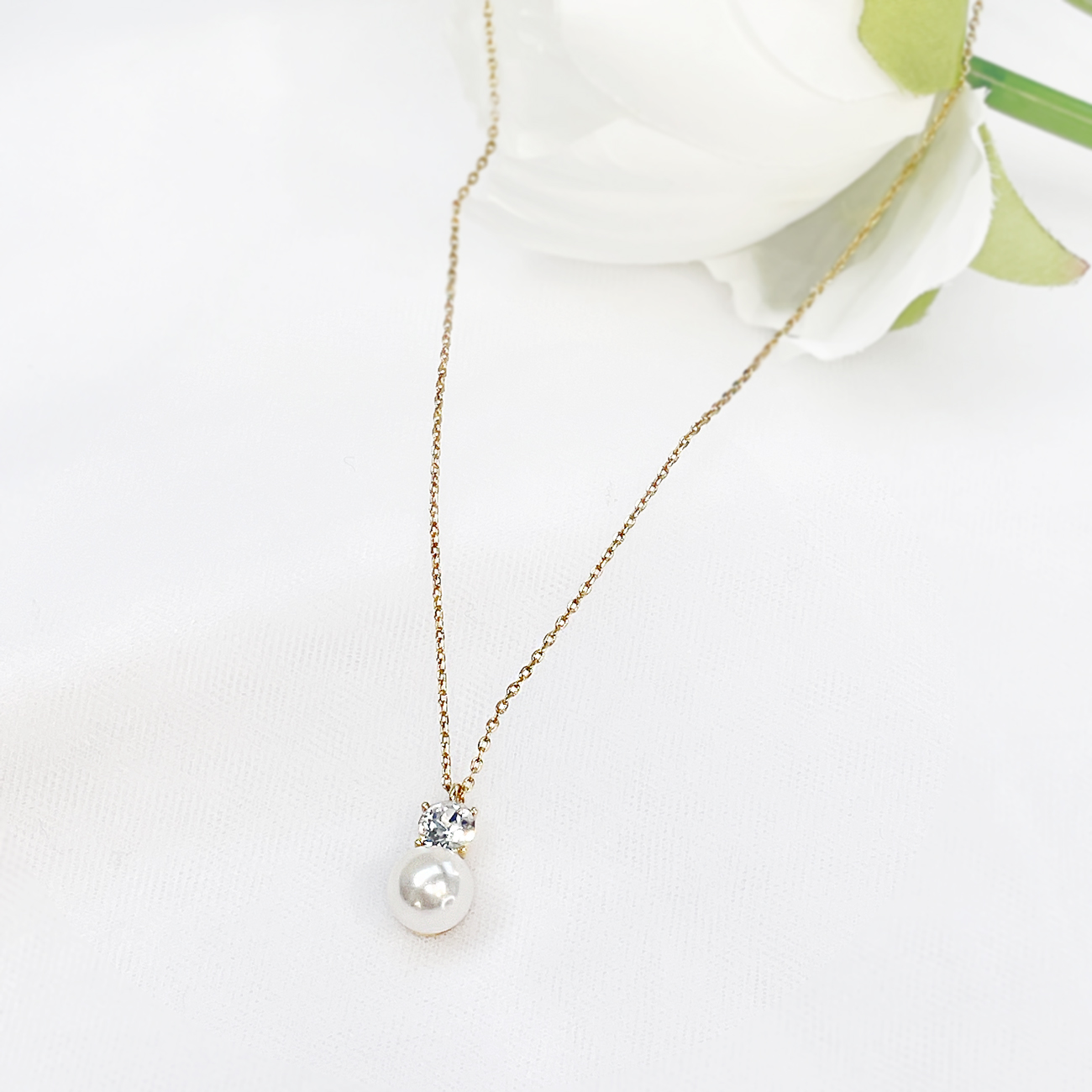 Crystal Bliss Pearl Necklace Gold