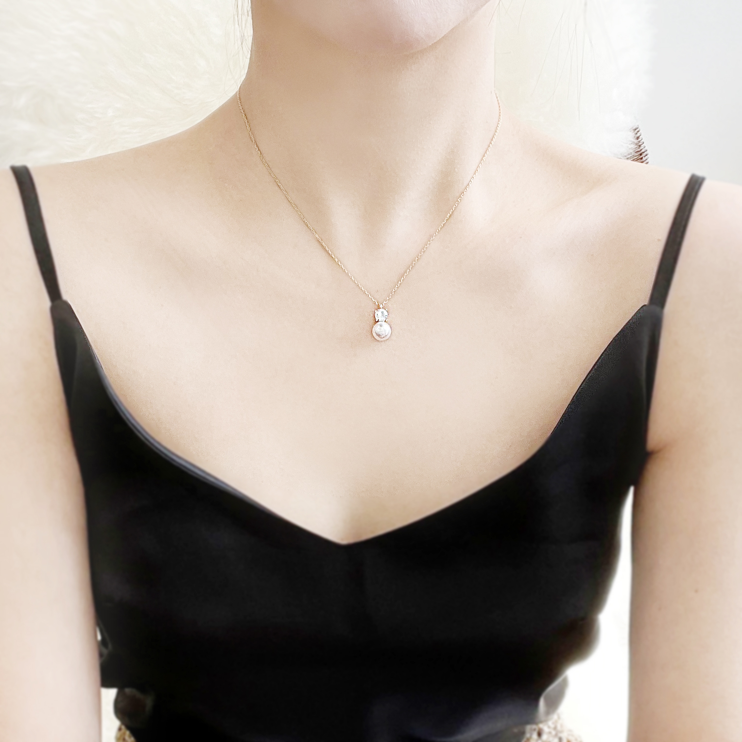 Crystal Bliss Pearl Necklace Gold